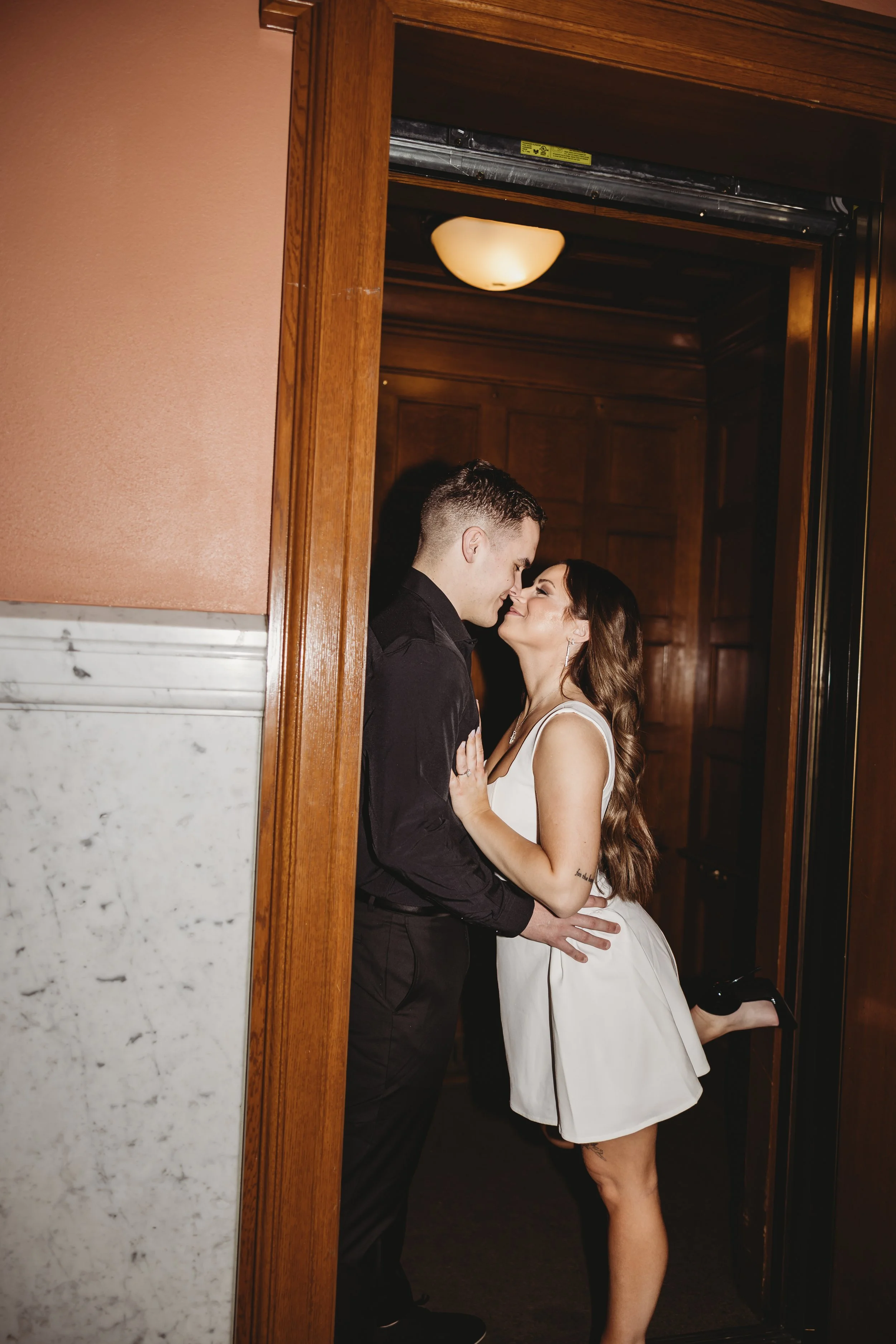 ohdeercollective-ohio-statehouse-wedding-photographer-105.jpg