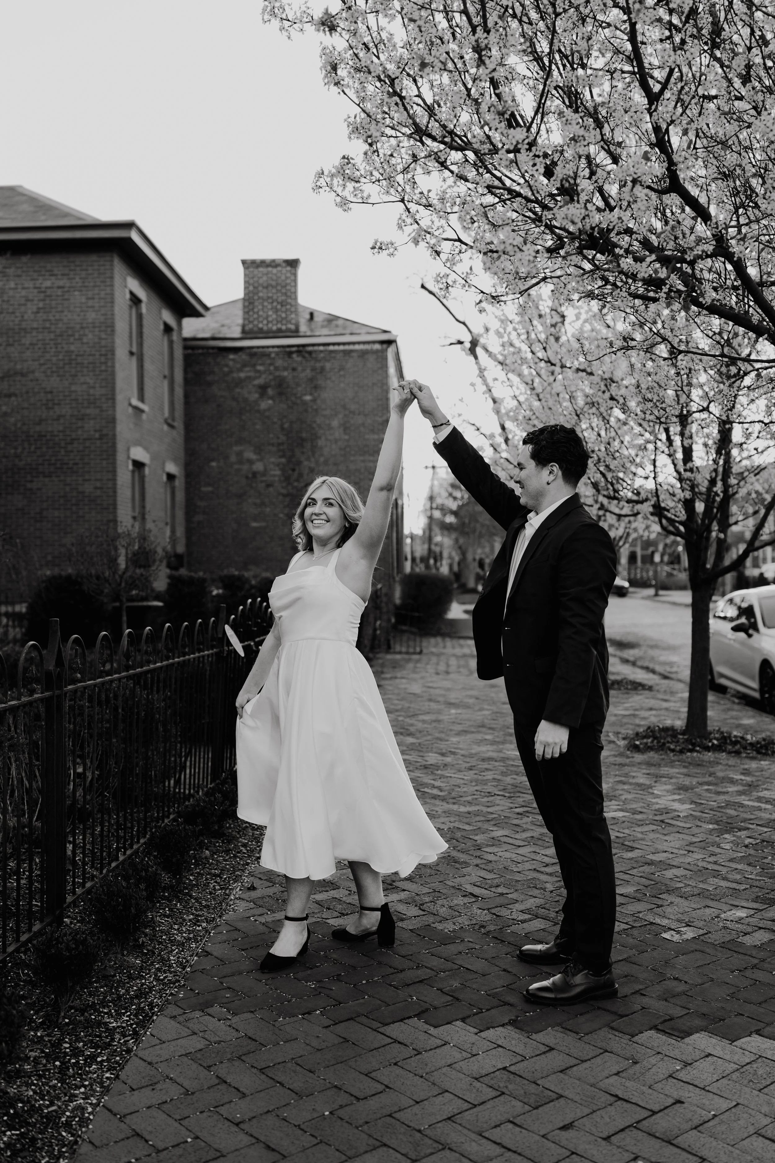 ohdeercollective-ohio-engagement-schiller-park-german-village-wedding-photographer-99.jpg