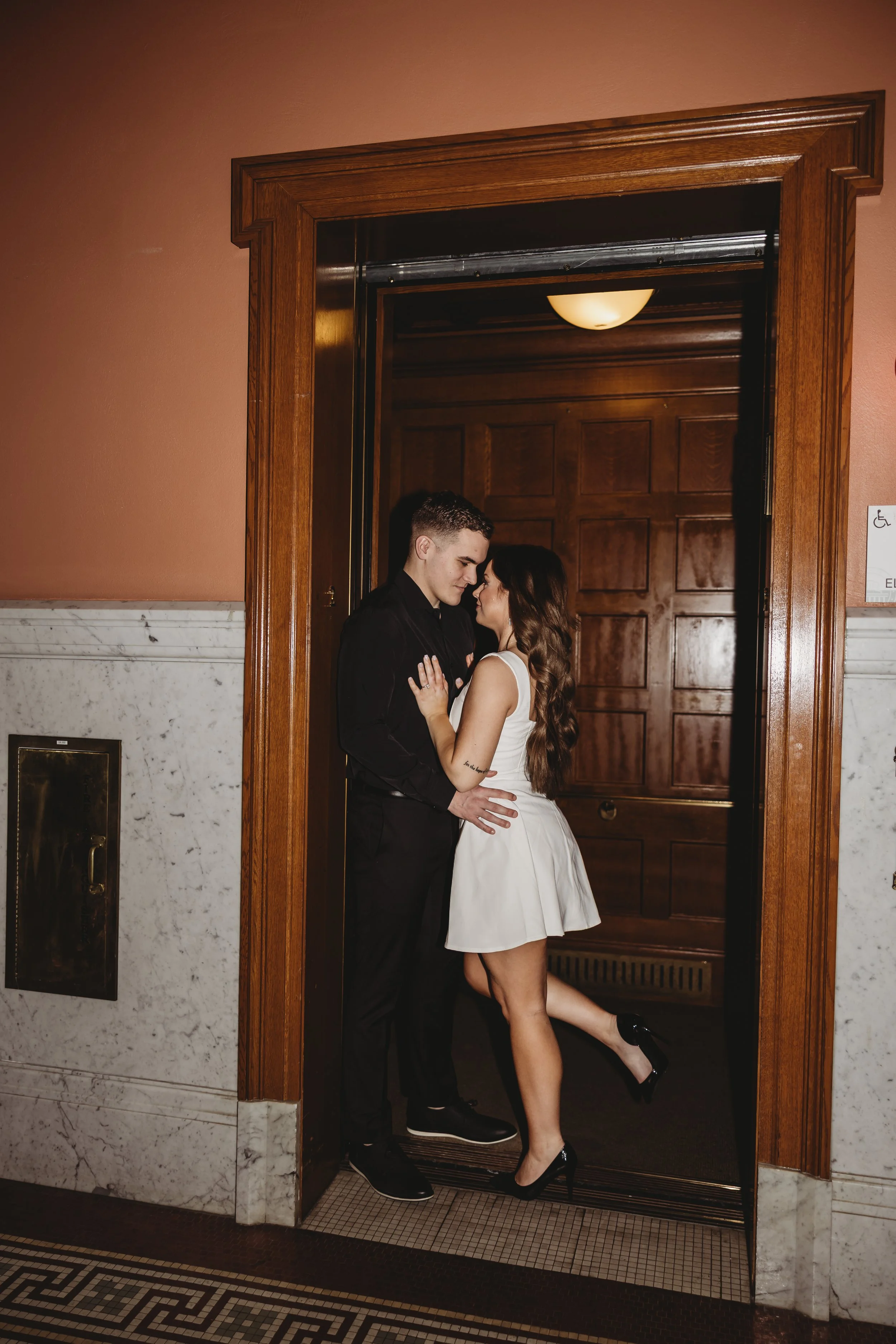 ohdeercollective-ohio-statehouse-wedding-photographer-99.jpg