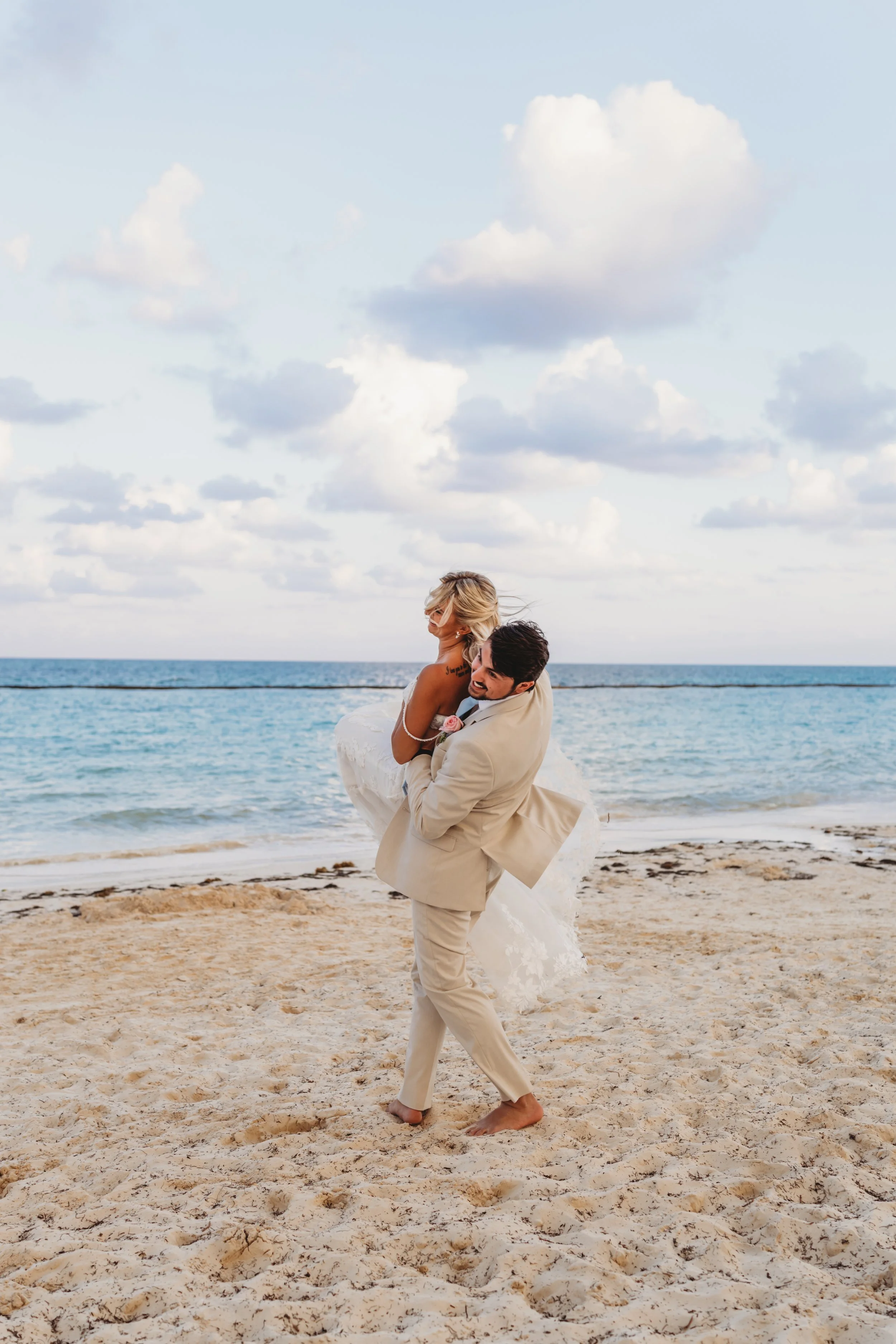 ohdeercollective-cancun-royaltonsplash-ohio-wedding-photographer-926.jpg