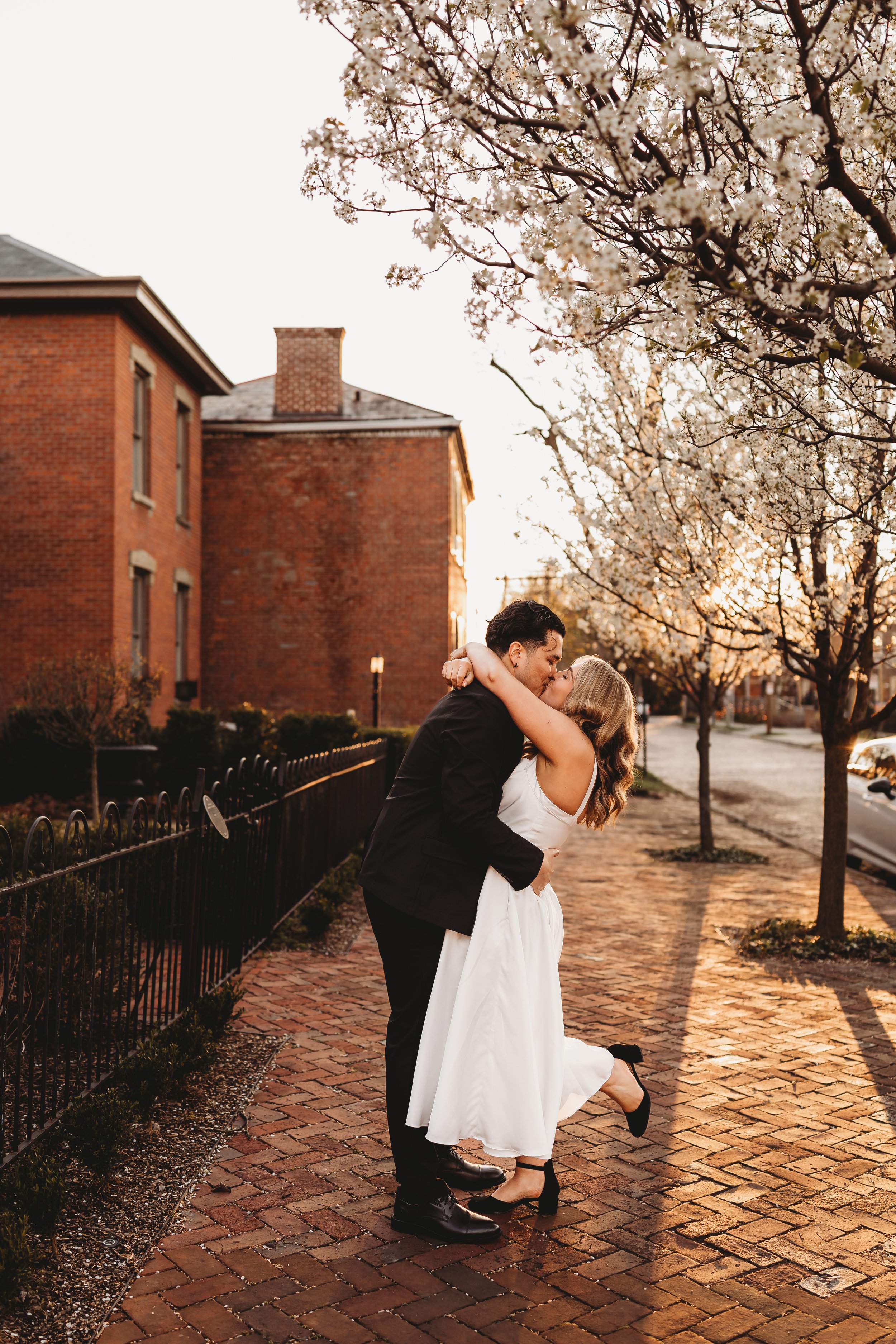 ohdeercollective-ohio-engagement-schiller-park-german-village-wedding-photographer-77.jpg