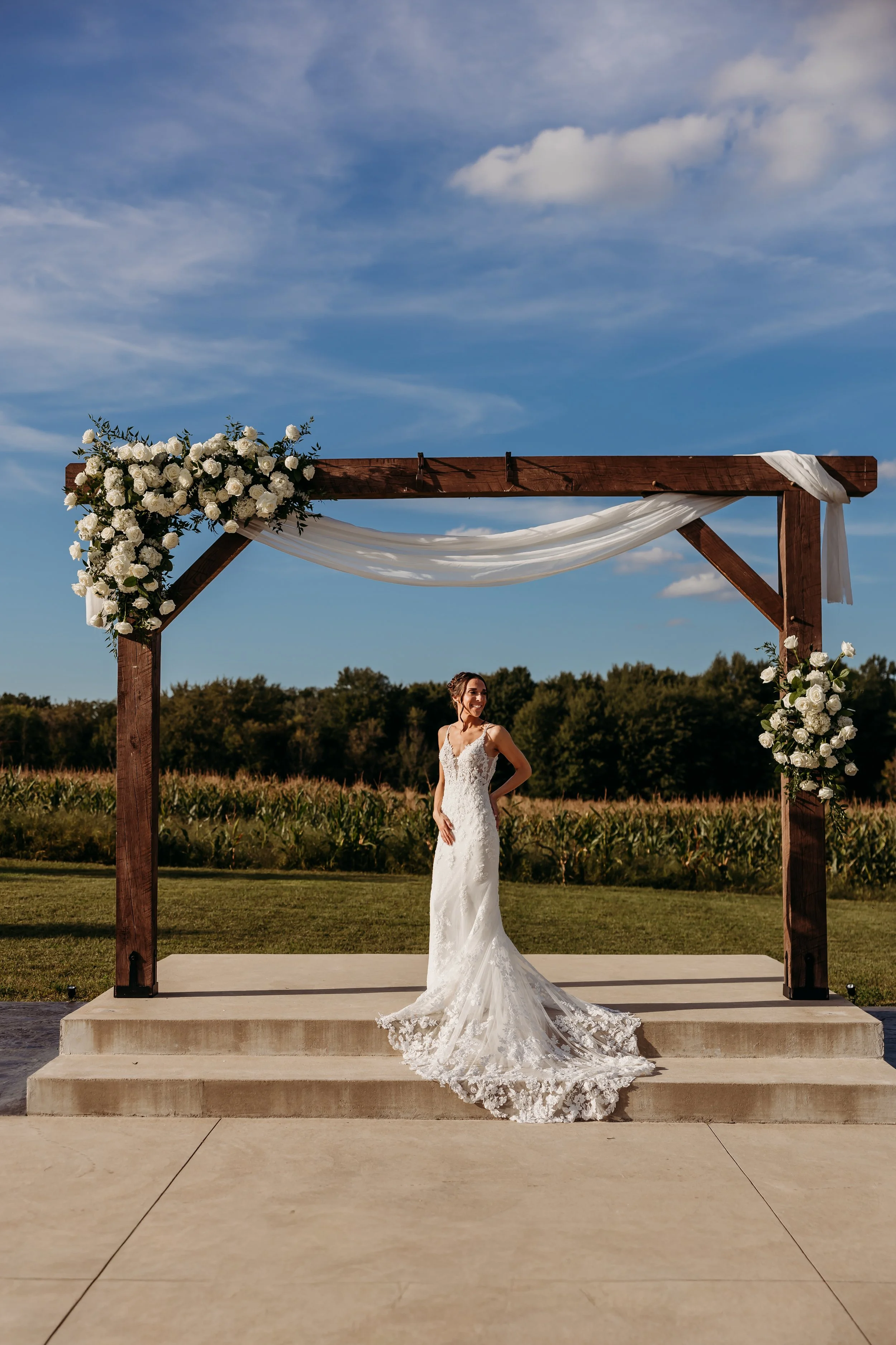 ohdeercollective-ohio-engagement-wedding-maternity-photographer-birdseyebarn-norton-38.jpg