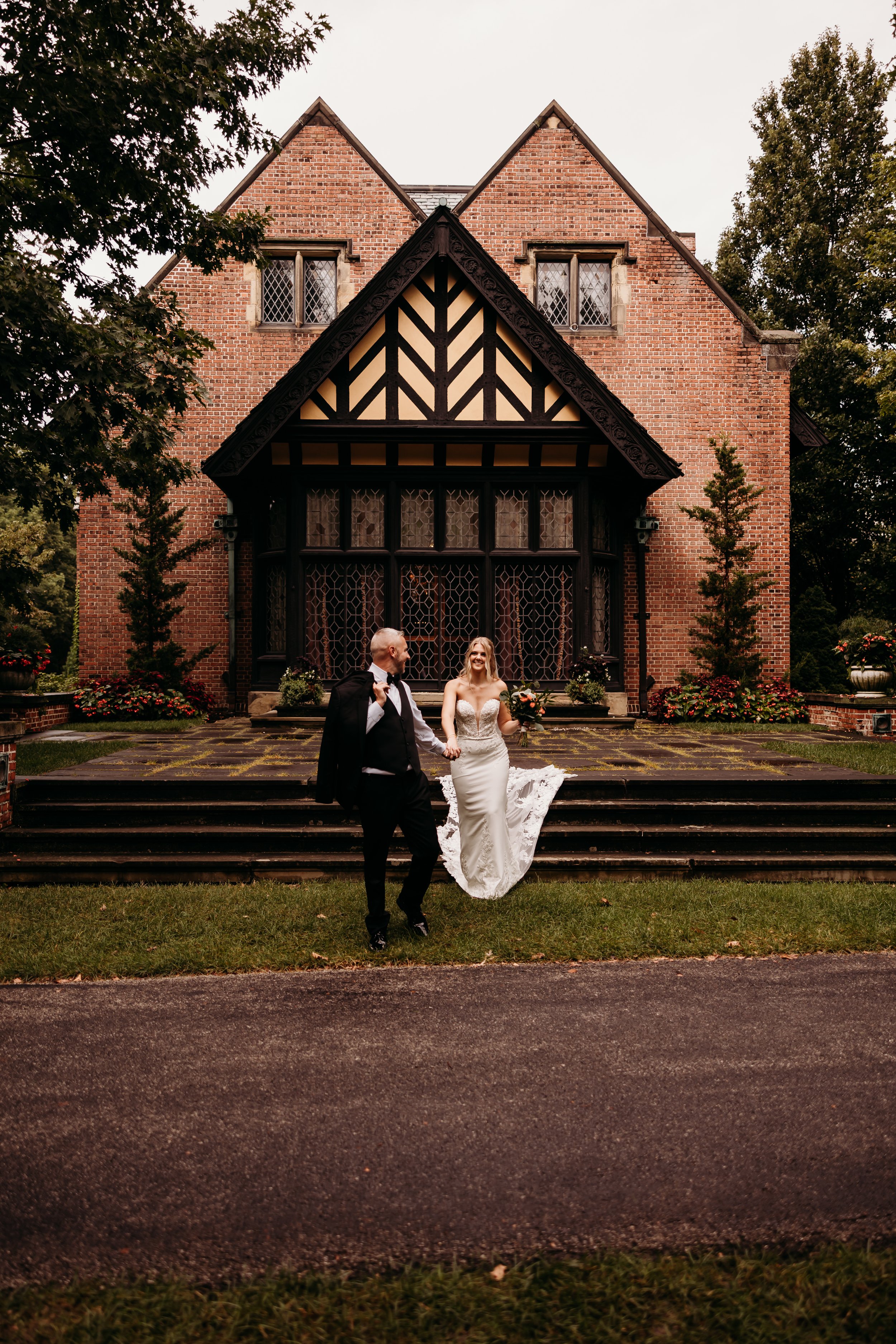 ohdeercollective-ohio-engagement-wedding-maternity-photographer-thebank-akron-300.jpg