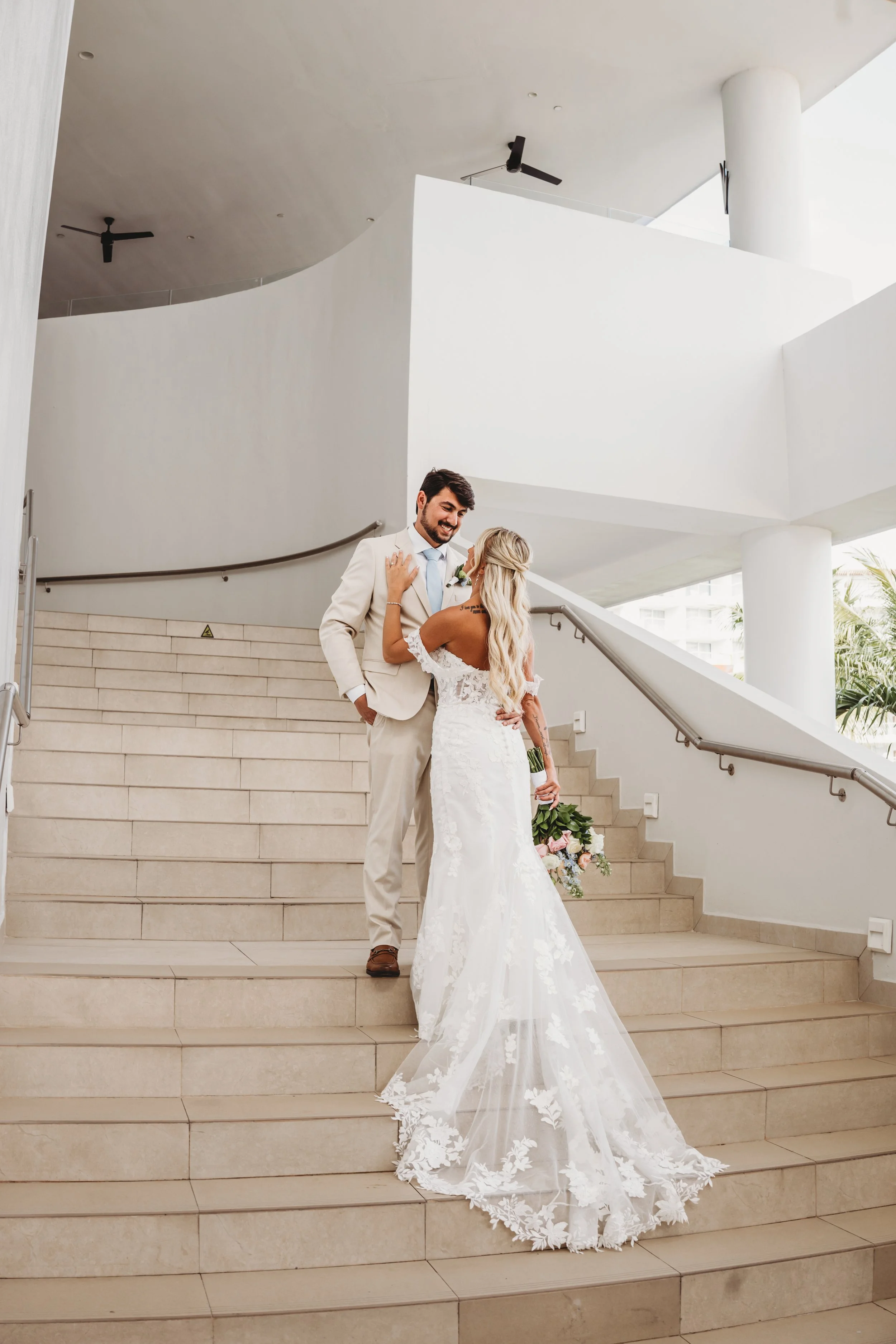 ohdeercollective-cancun-royaltonsplash-ohio-wedding-photographer-394.jpg