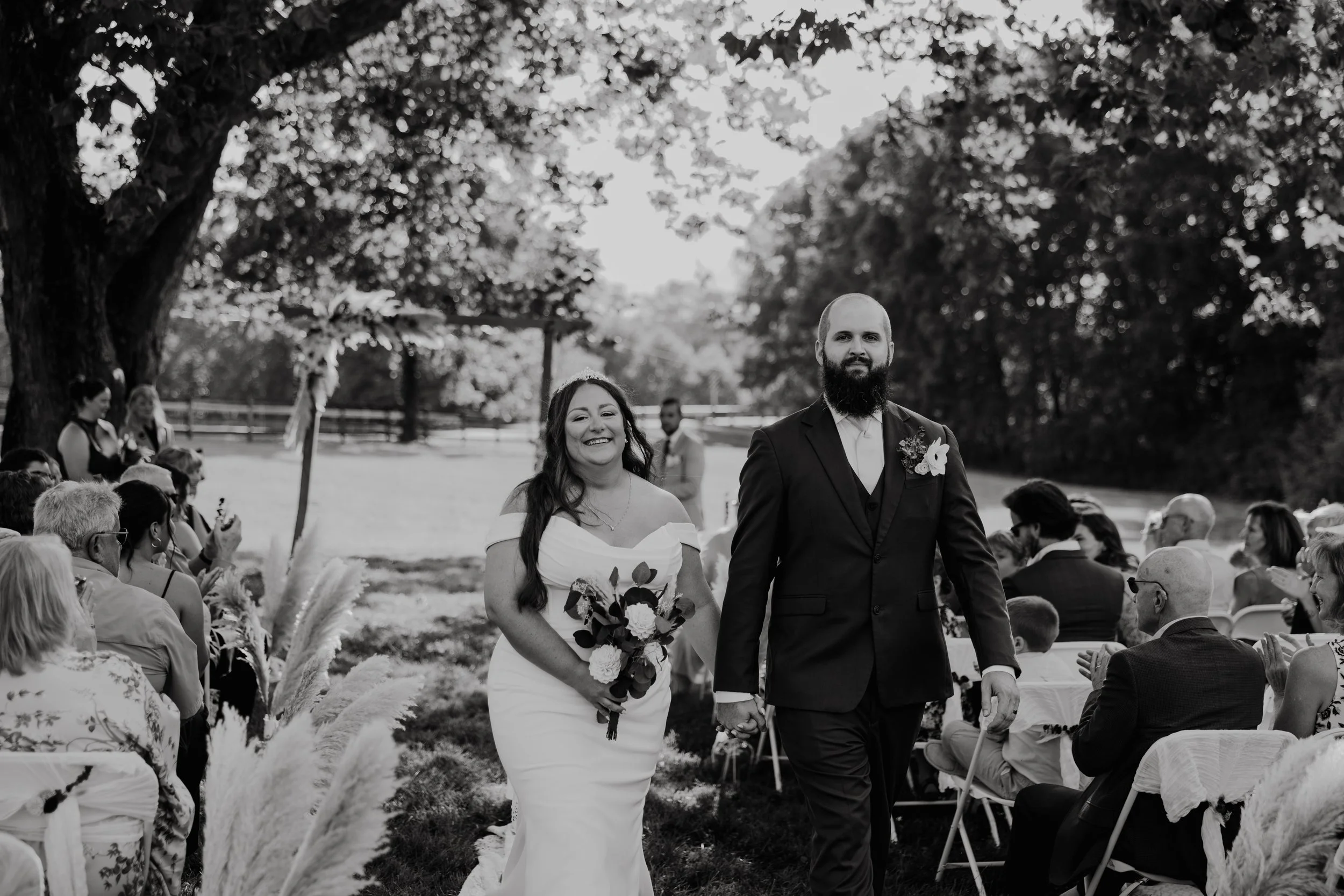 ohdeercollective-ohio-engagement-wedding-maternity-photographer-barnatrushcreek-17.jpg