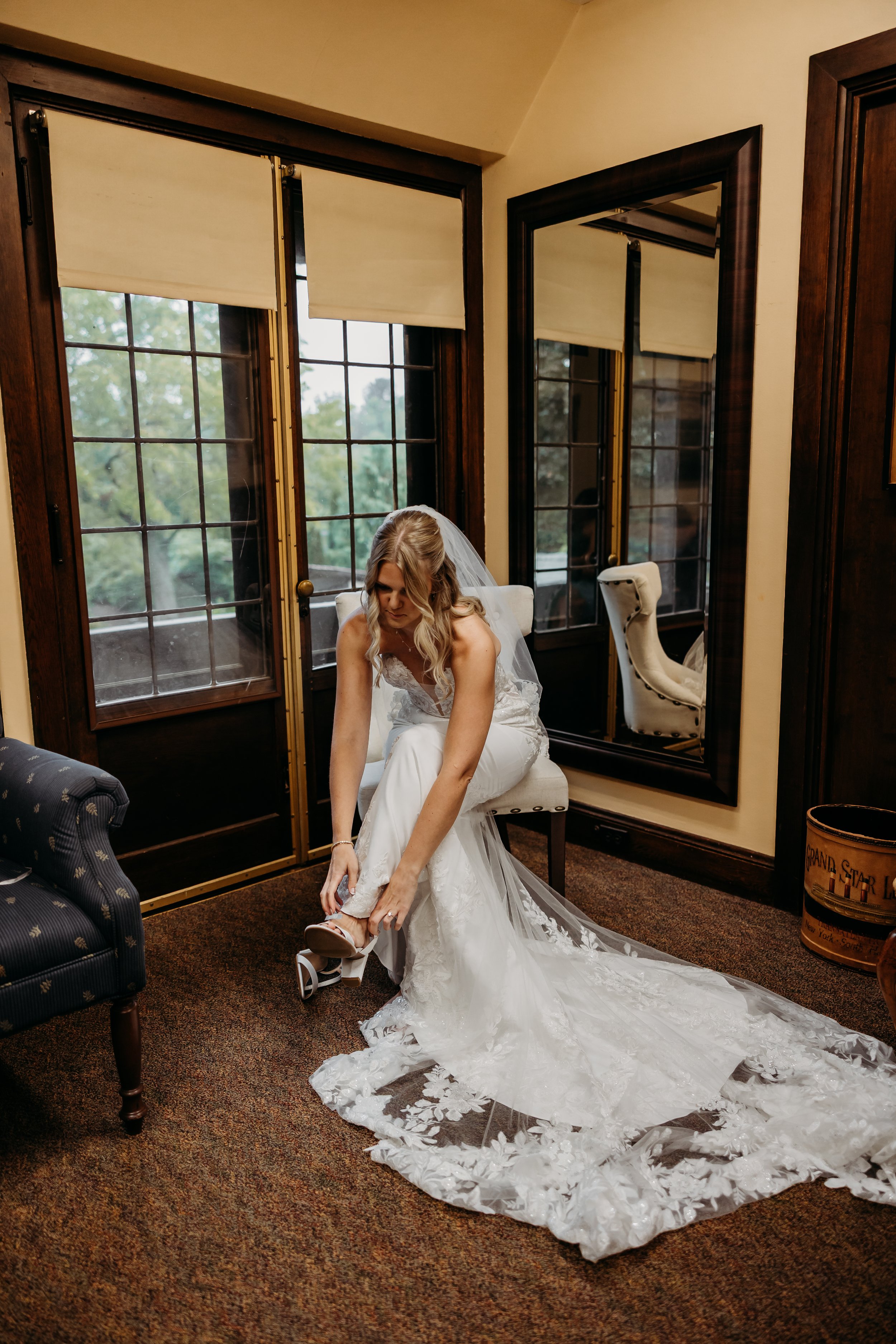 ohdeercollective-ohio-engagement-wedding-maternity-photographer-thebank-akron-30.jpg