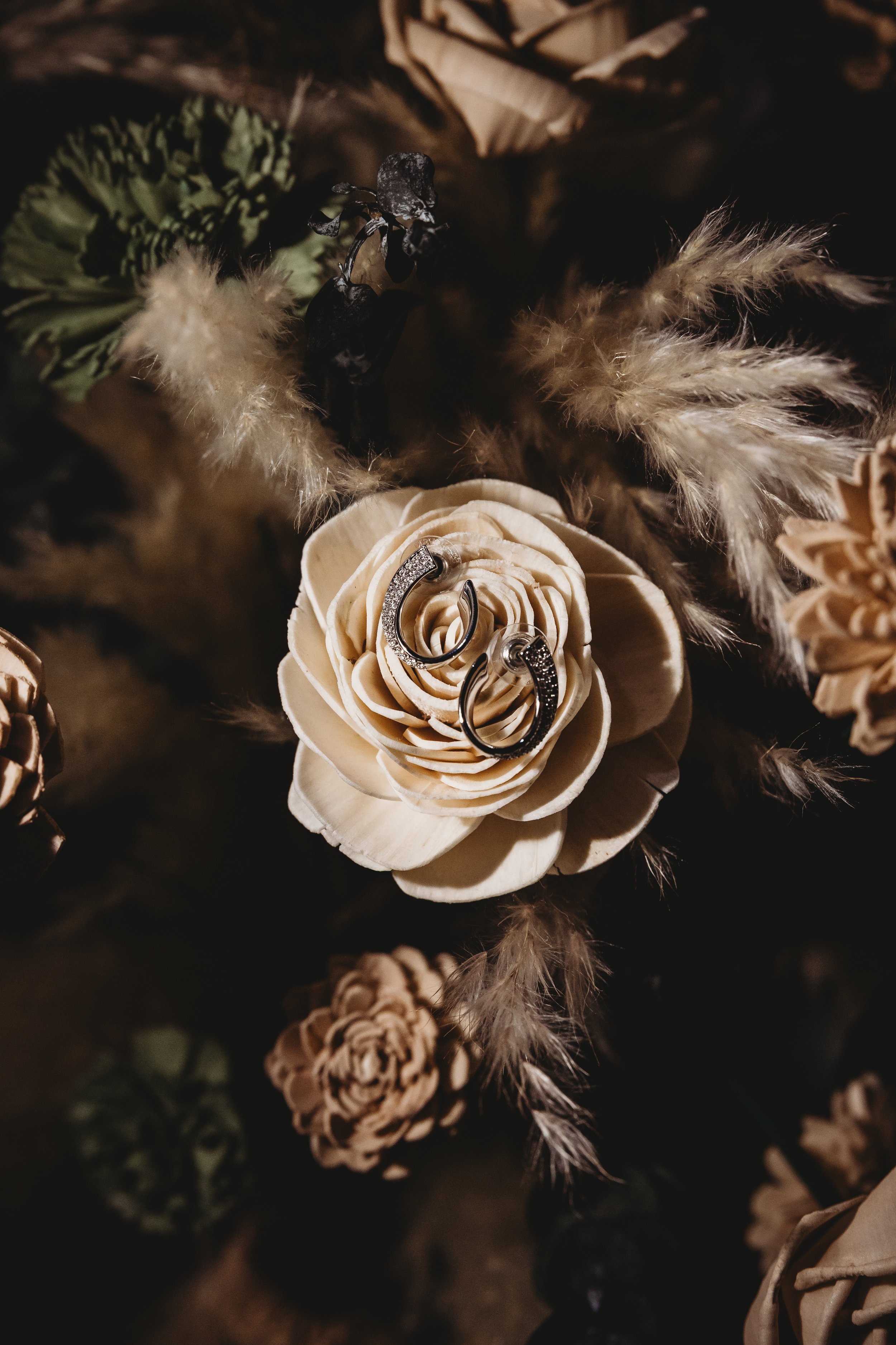 ohdeercollective-ohio-engagement-wedding-maternity-photographer-barnatrushcreek-2.jpg