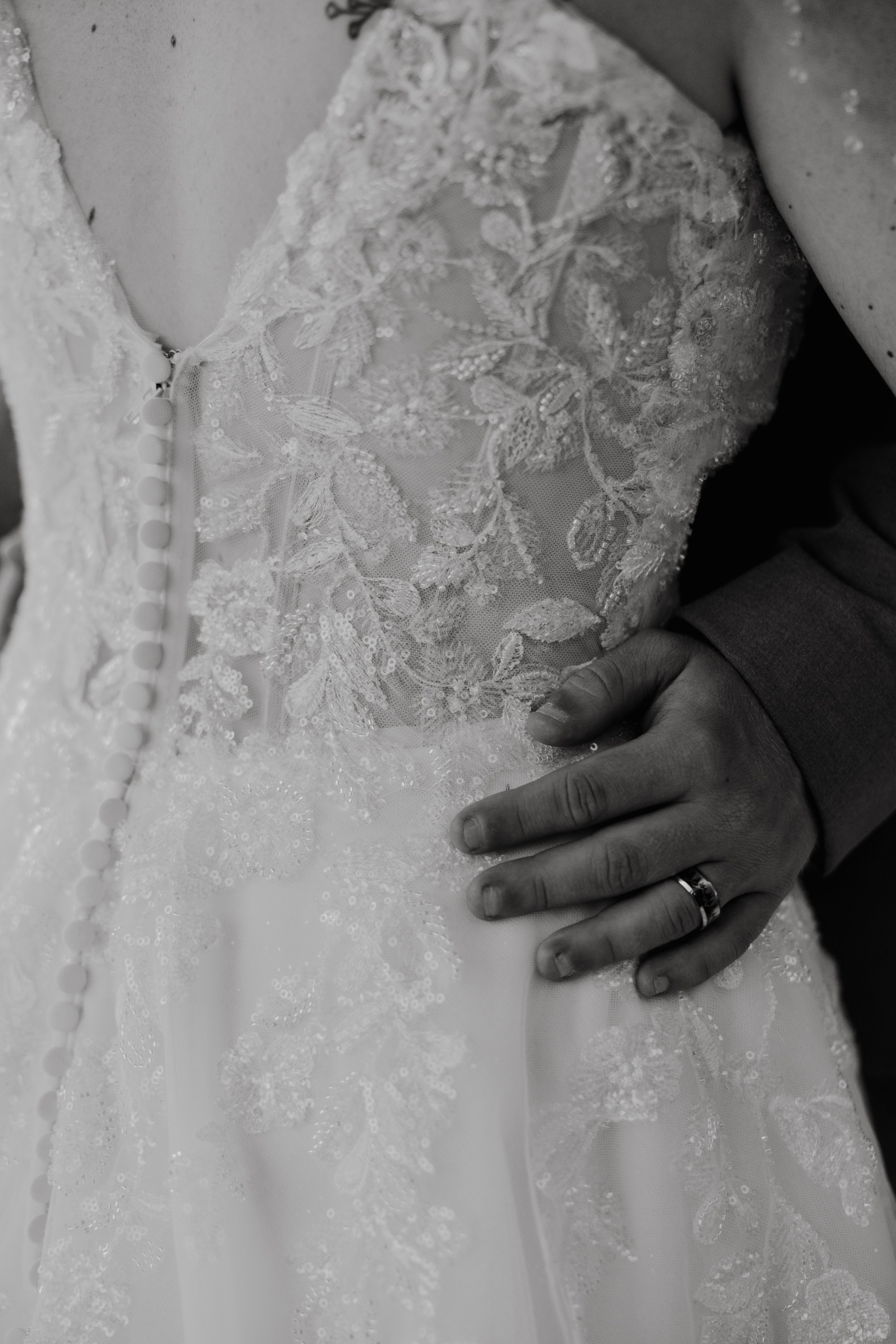 ohdeercollective-ohio-engagement-wedding-photographer-pineacres-30.jpg