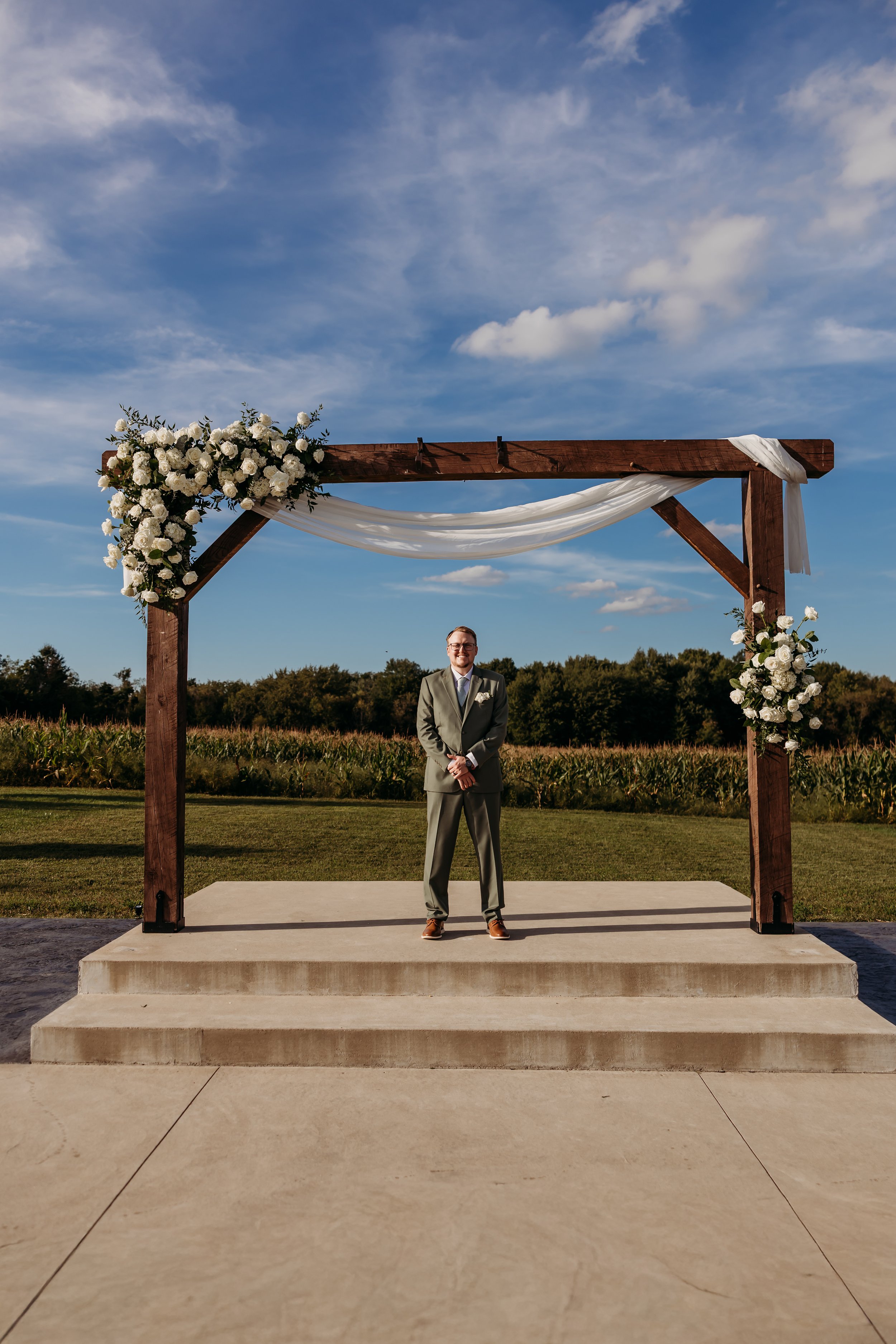 ohdeercollective-ohio-engagement-wedding-maternity-photographer-birdseyebarn-norton-39.jpg