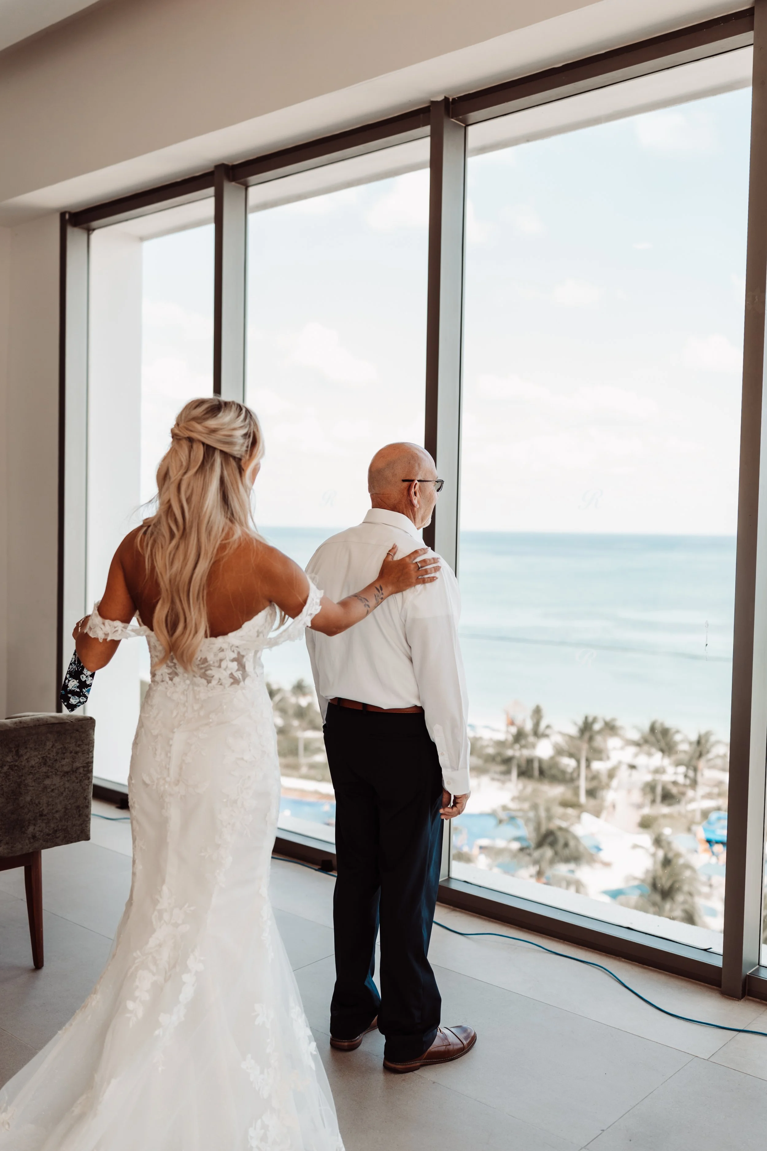 ohdeercollective-cancun-royaltonsplash-ohio-wedding-photographer-433.jpg