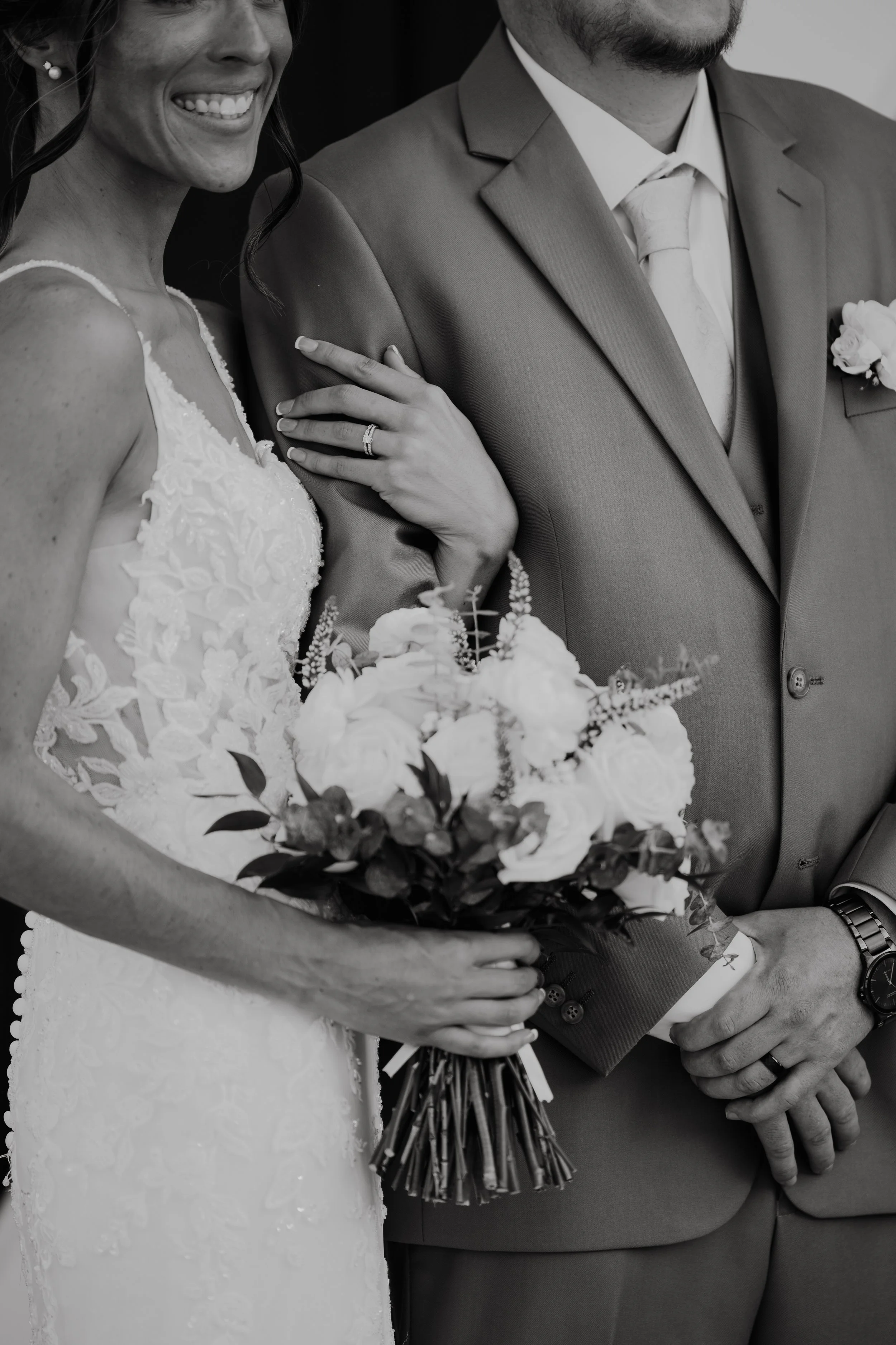 ohdeercollective-ohio-engagement-wedding-maternity-photographer-birdseyebarn-norton-31.jpg