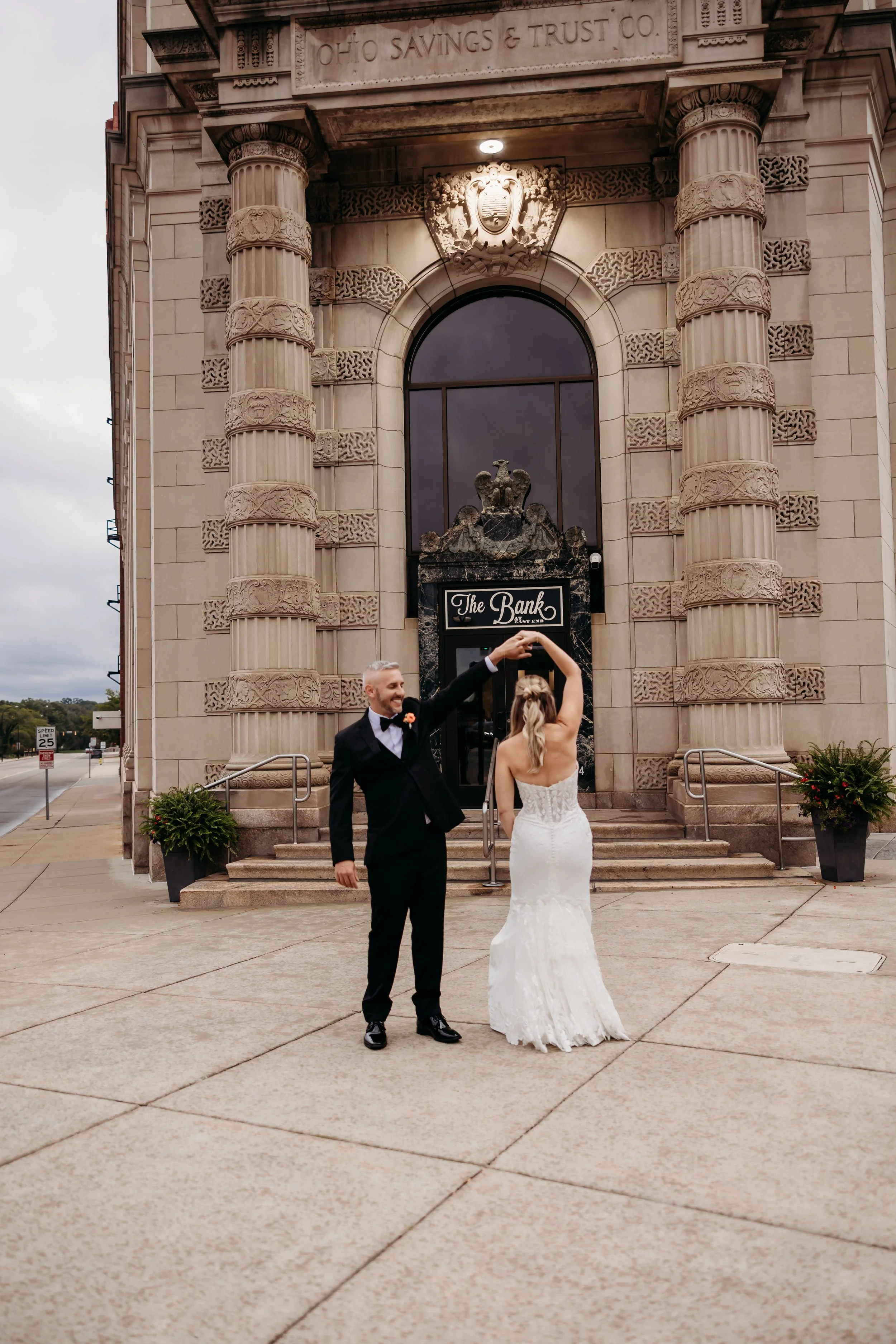 ohdeercollective-ohio-engagement-wedding-maternity-photographer-thebank-akron-434.jpg