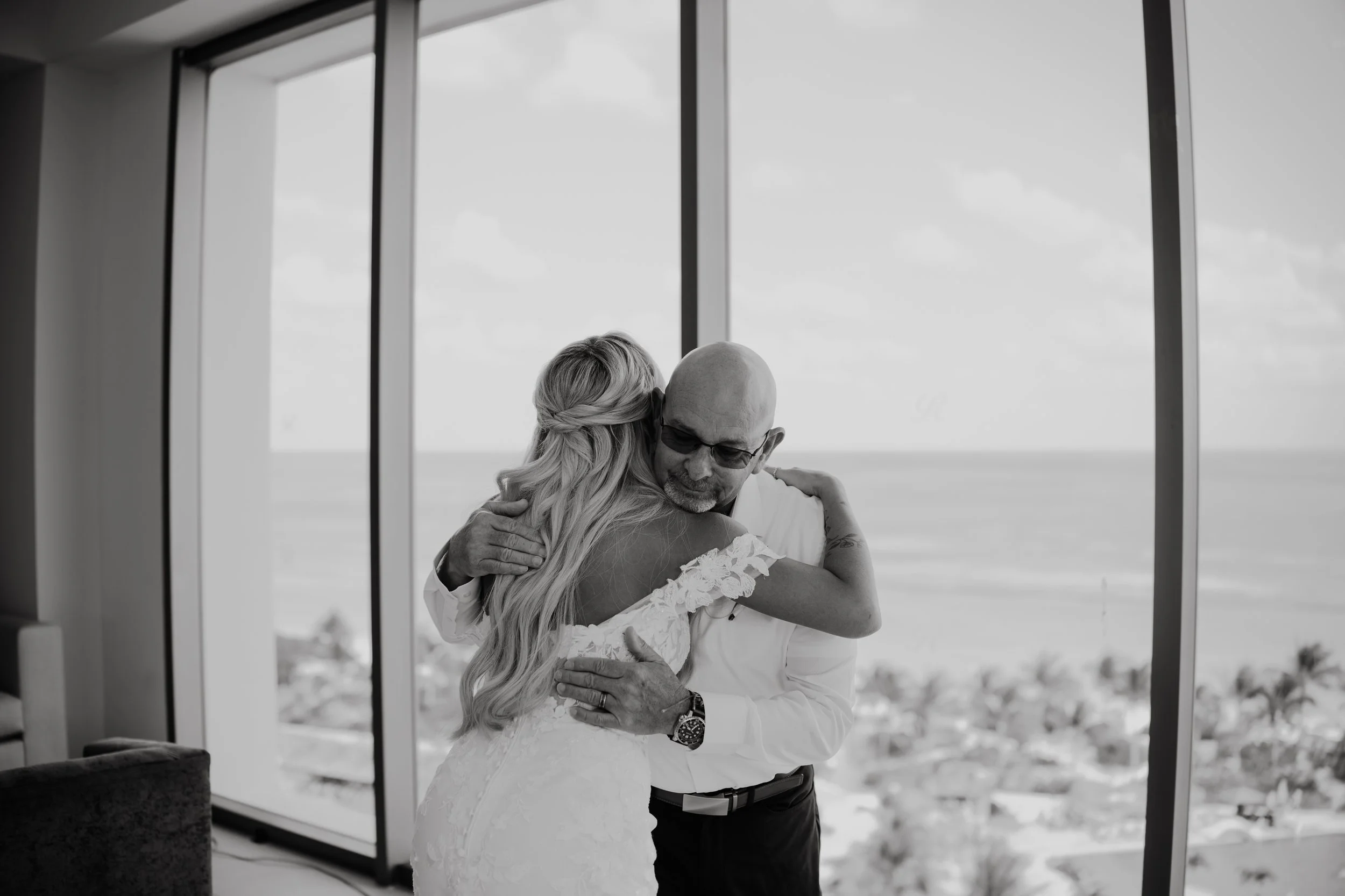 ohdeercollective-cancun-royaltonsplash-ohio-wedding-photographer-438.jpg