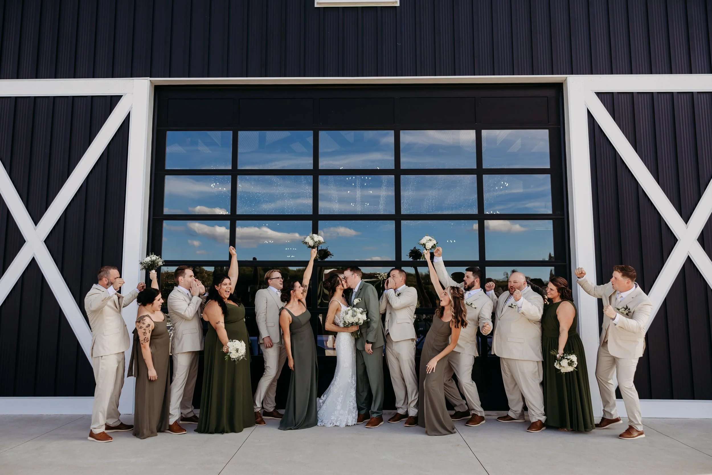 ohdeercollective-ohio-engagement-wedding-maternity-photographer-birdseyebarn-norton-30.jpg