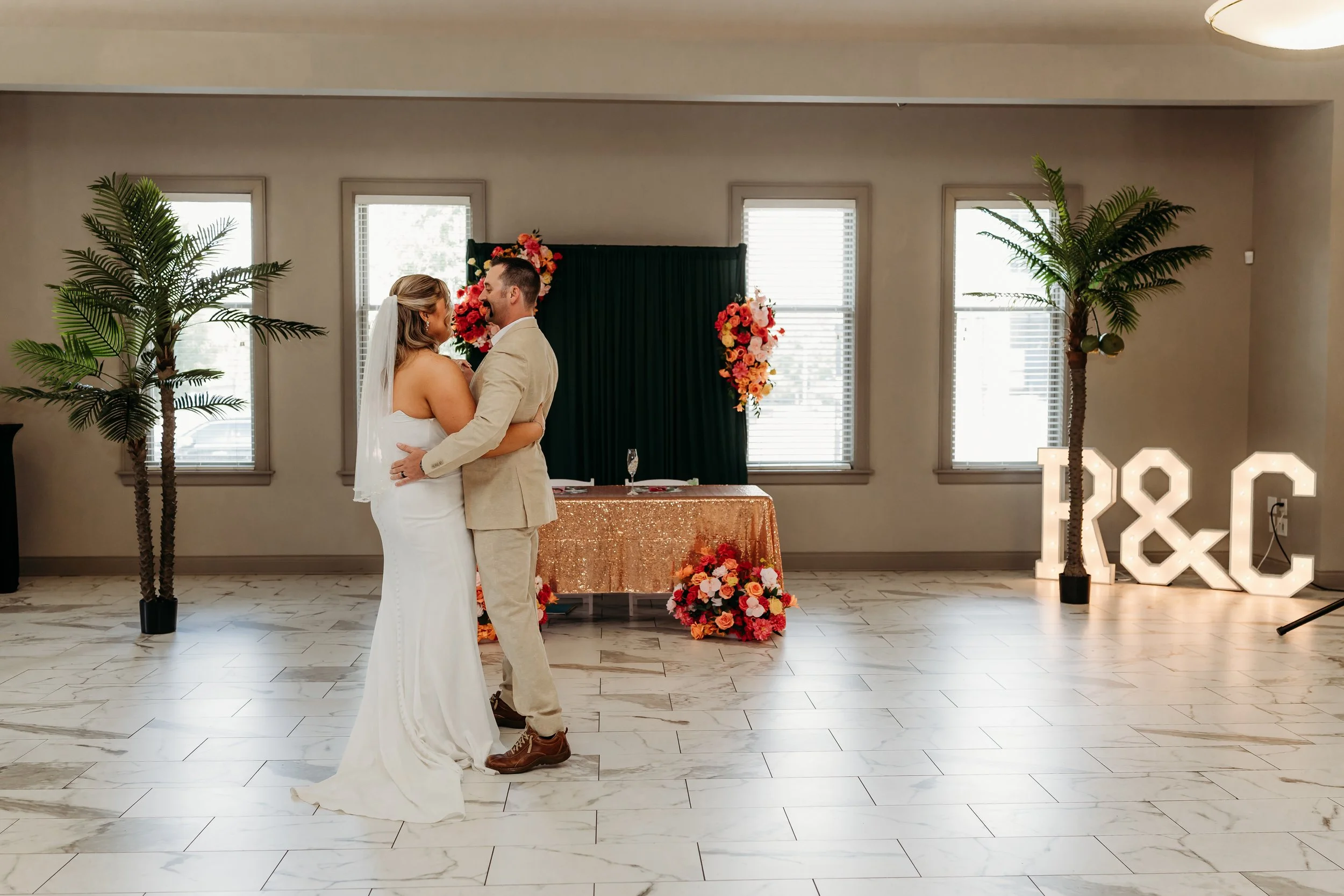 ohdeercollective-ohio-engagement-wedding-photographer-station67-253.jpg