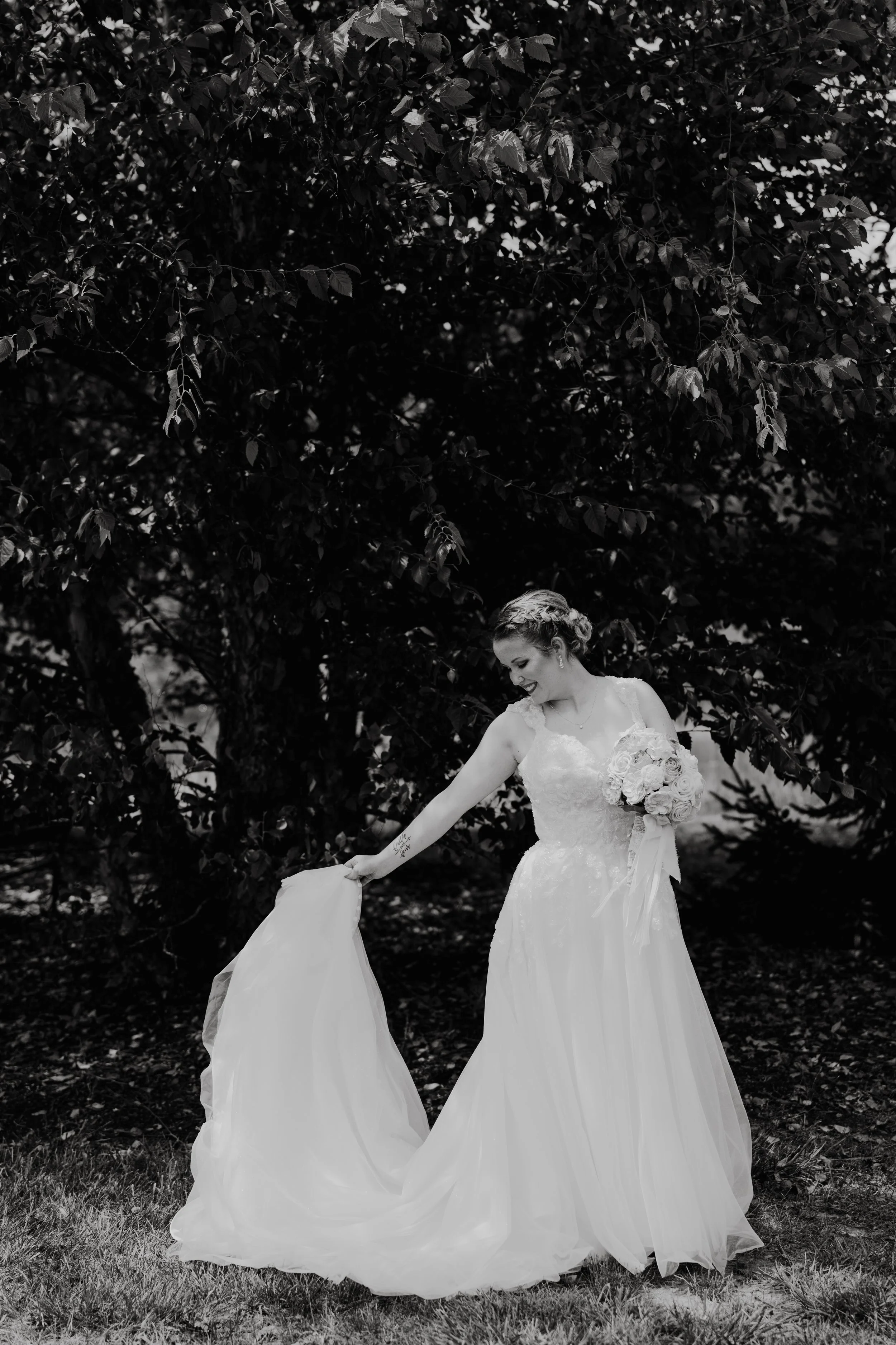 ohdeercollective-ohio-engagement-wedding-photographer-pineacres-13.jpg