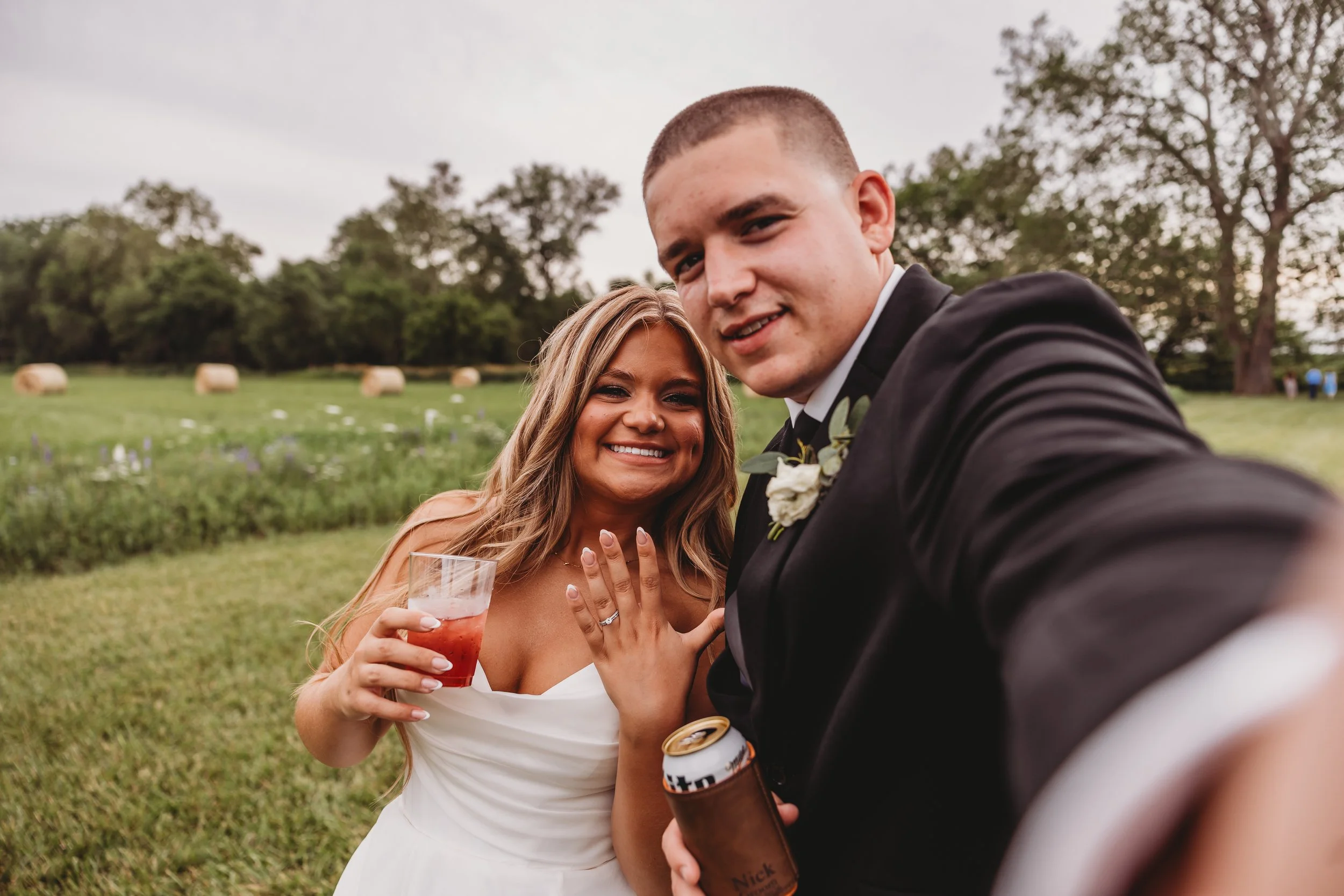 ohdeercollective-ohio-engagement-wedding-photographer-oldbarnsatdryrunfarms-41.jpg