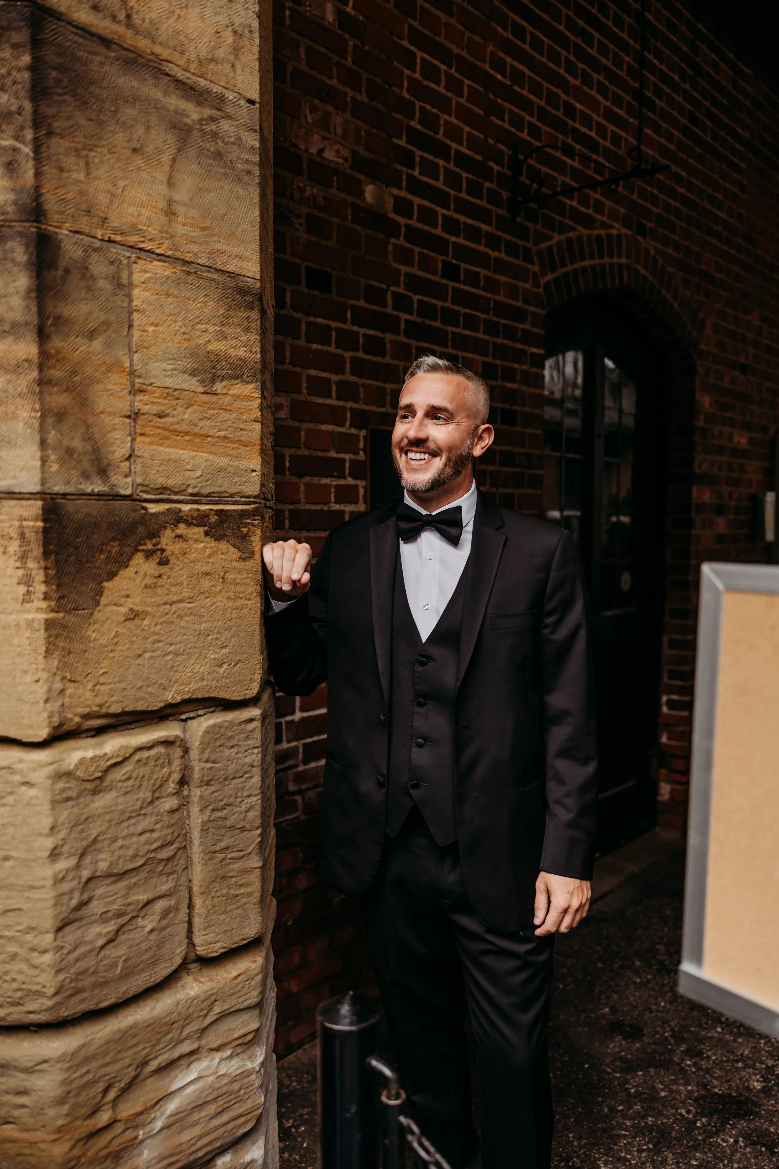 ohdeercollective-ohio-engagement-wedding-maternity-photographer-thebank-akron-67.jpg