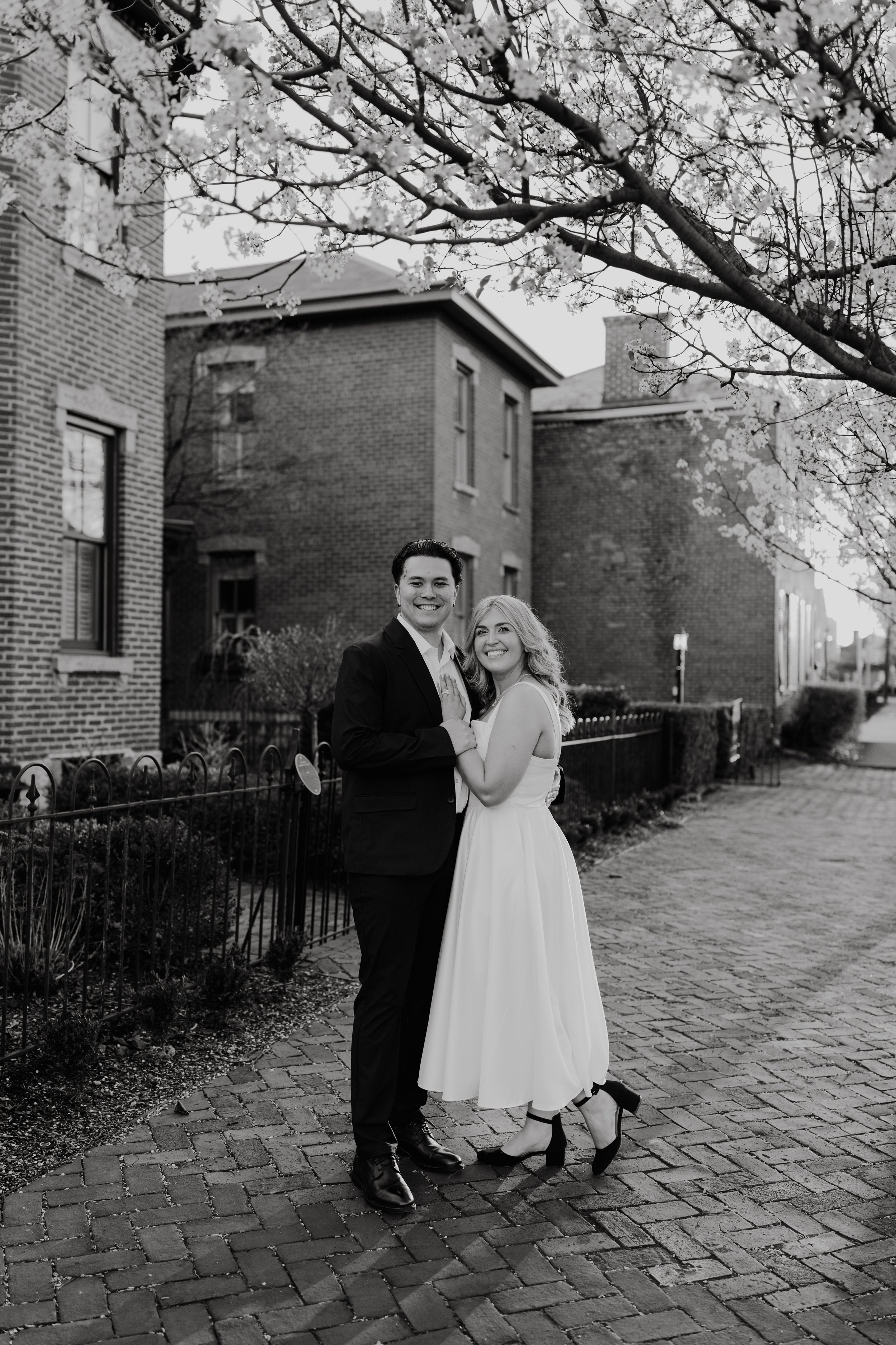 ohdeercollective-ohio-engagement-schiller-park-german-village-wedding-photographer-45.jpg