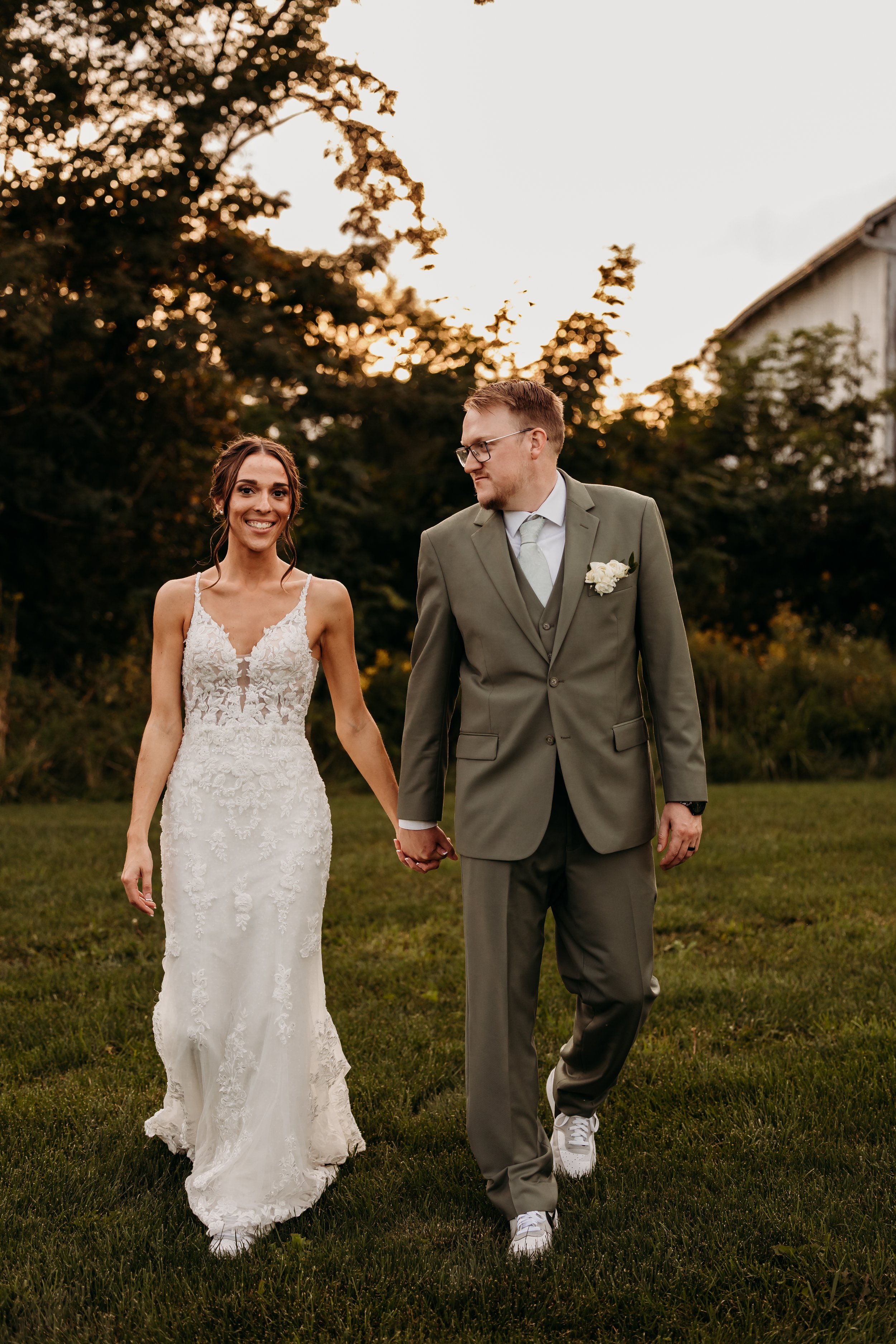 ohdeercollective-ohio-engagement-wedding-maternity-photographer-birdseyebarn-norton-43.jpg
