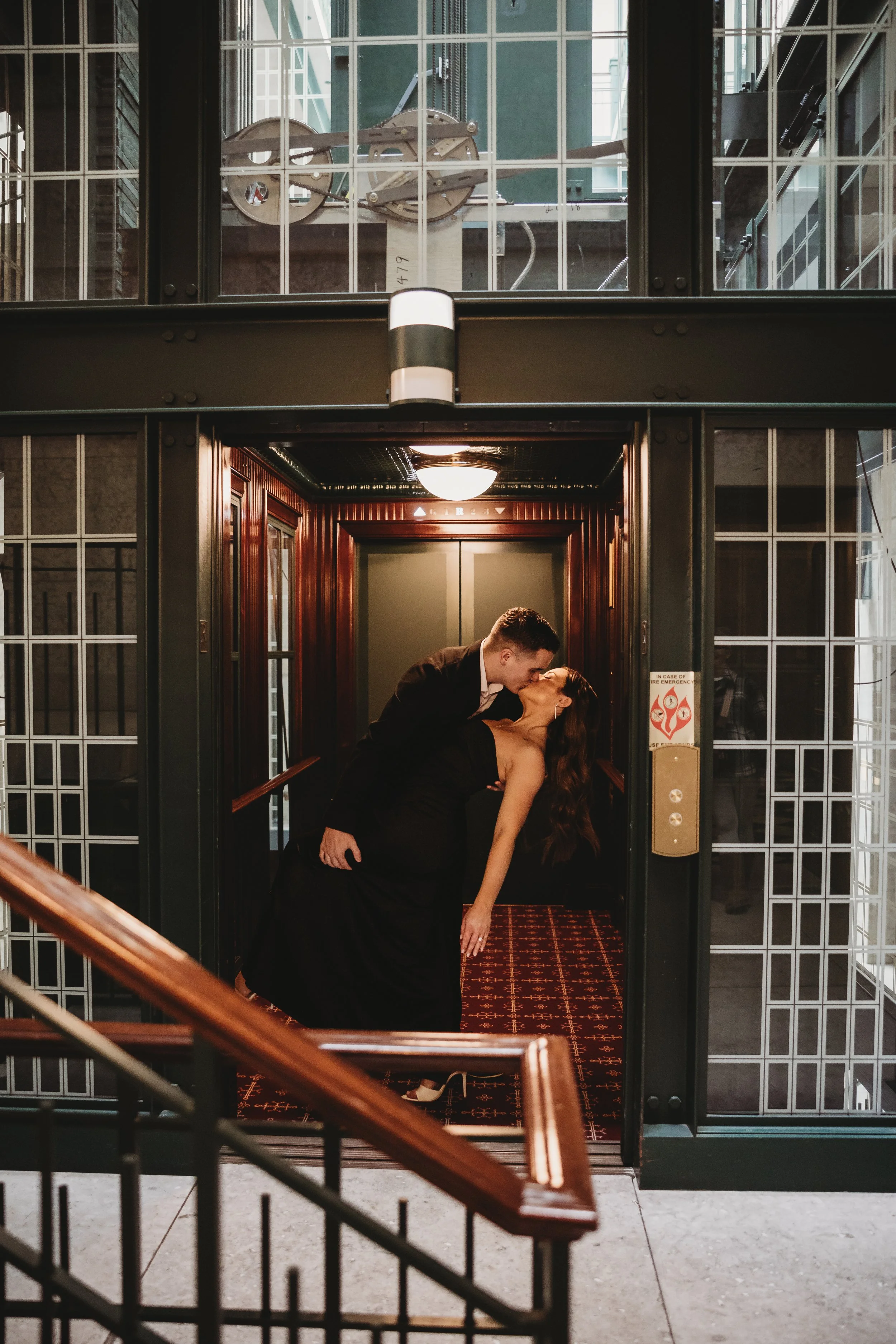ohdeercollective-ohio-statehouse-wedding-photographer-22.jpg