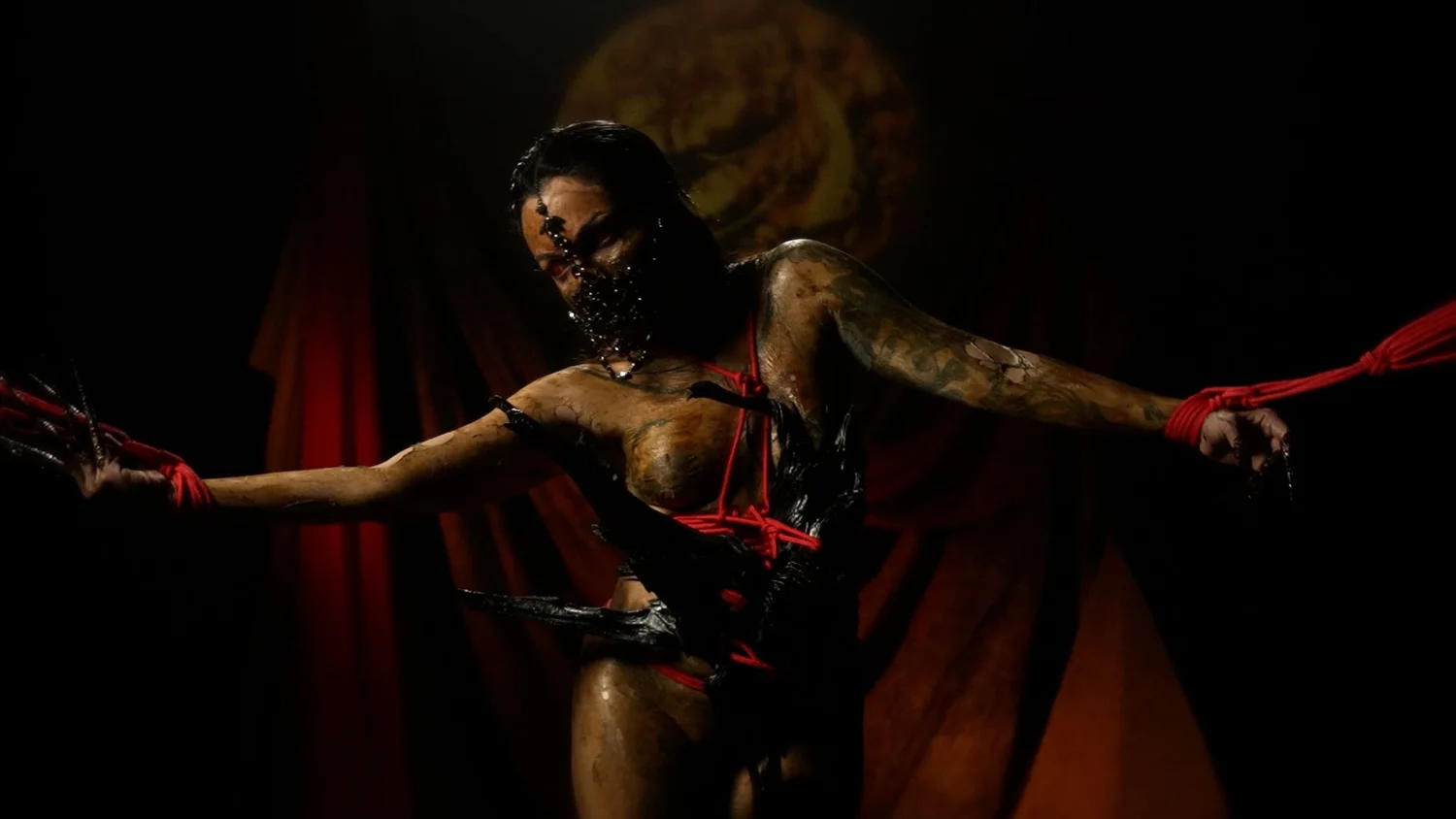 Symbiogenesis — Fungi Shibari performance, mycelial bodies — shibari performance by MAVRA (Luiza Jesus do Prado), photo 20