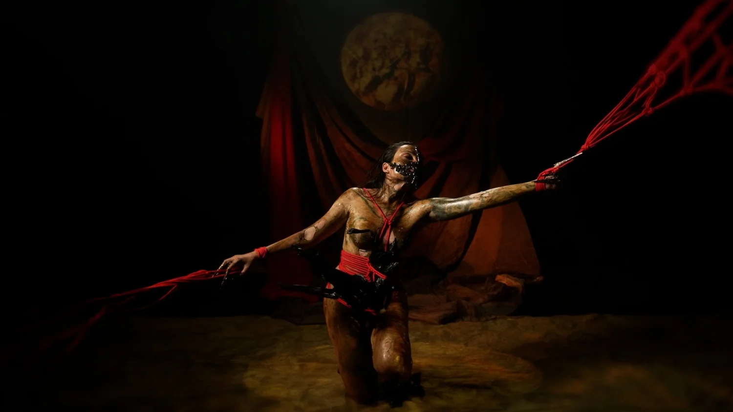 Symbiogenesis — Fungi Shibari performance, mycelial bodies — shibari performance by MAVRA (Luiza Jesus do Prado), photo 33