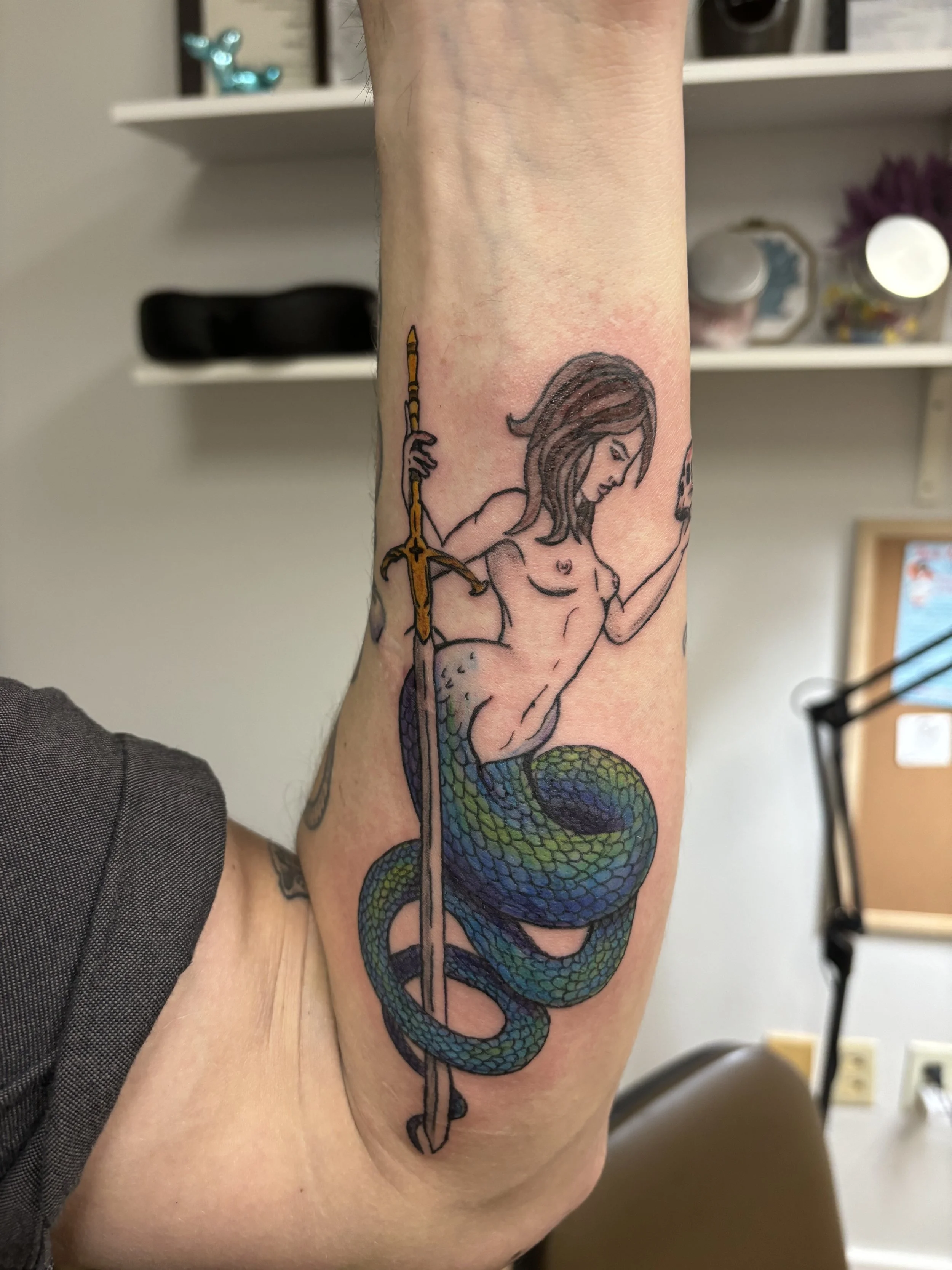 neotraditional siren