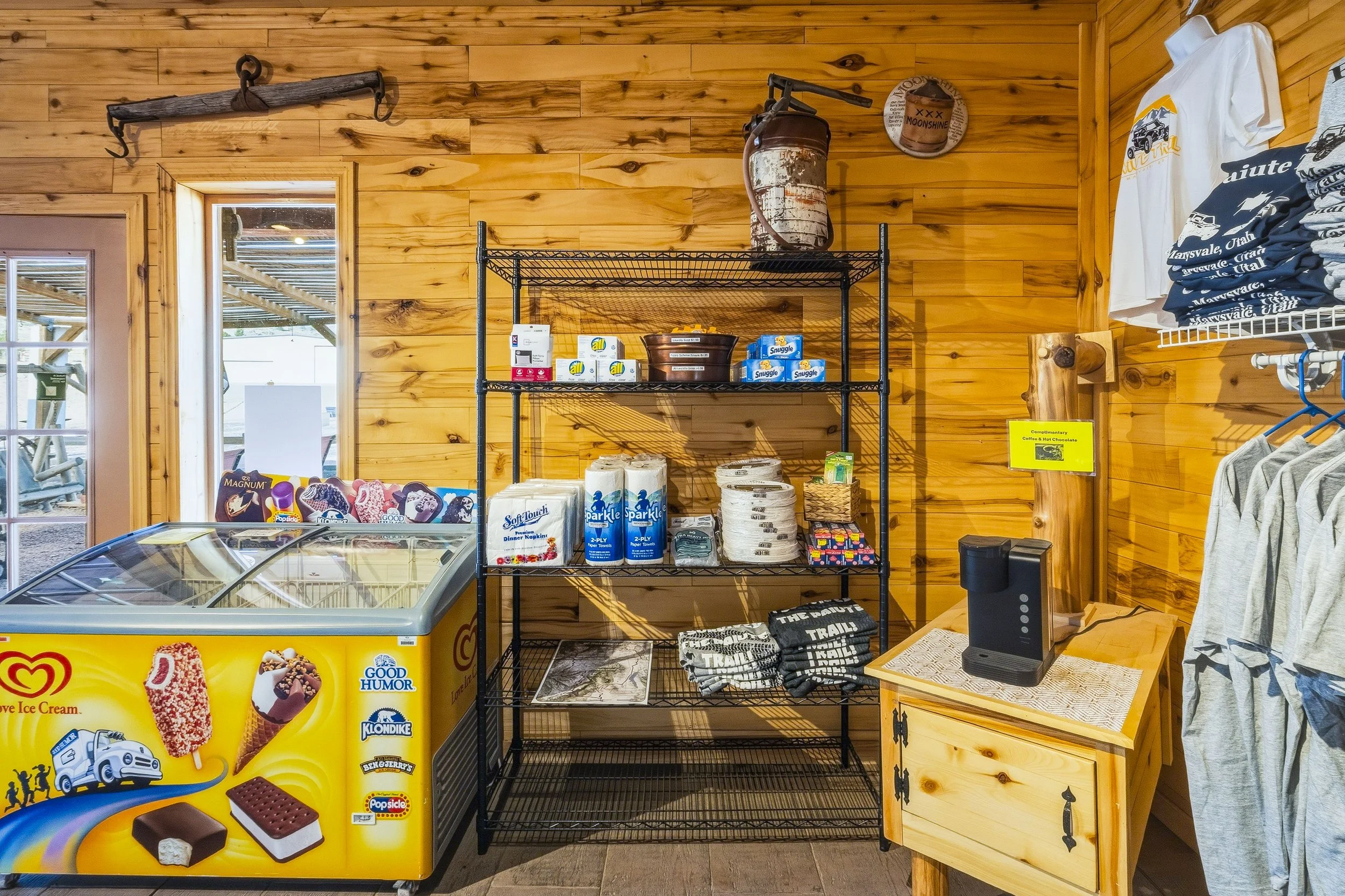 120_UTAH_01-STORE-15.JPG
