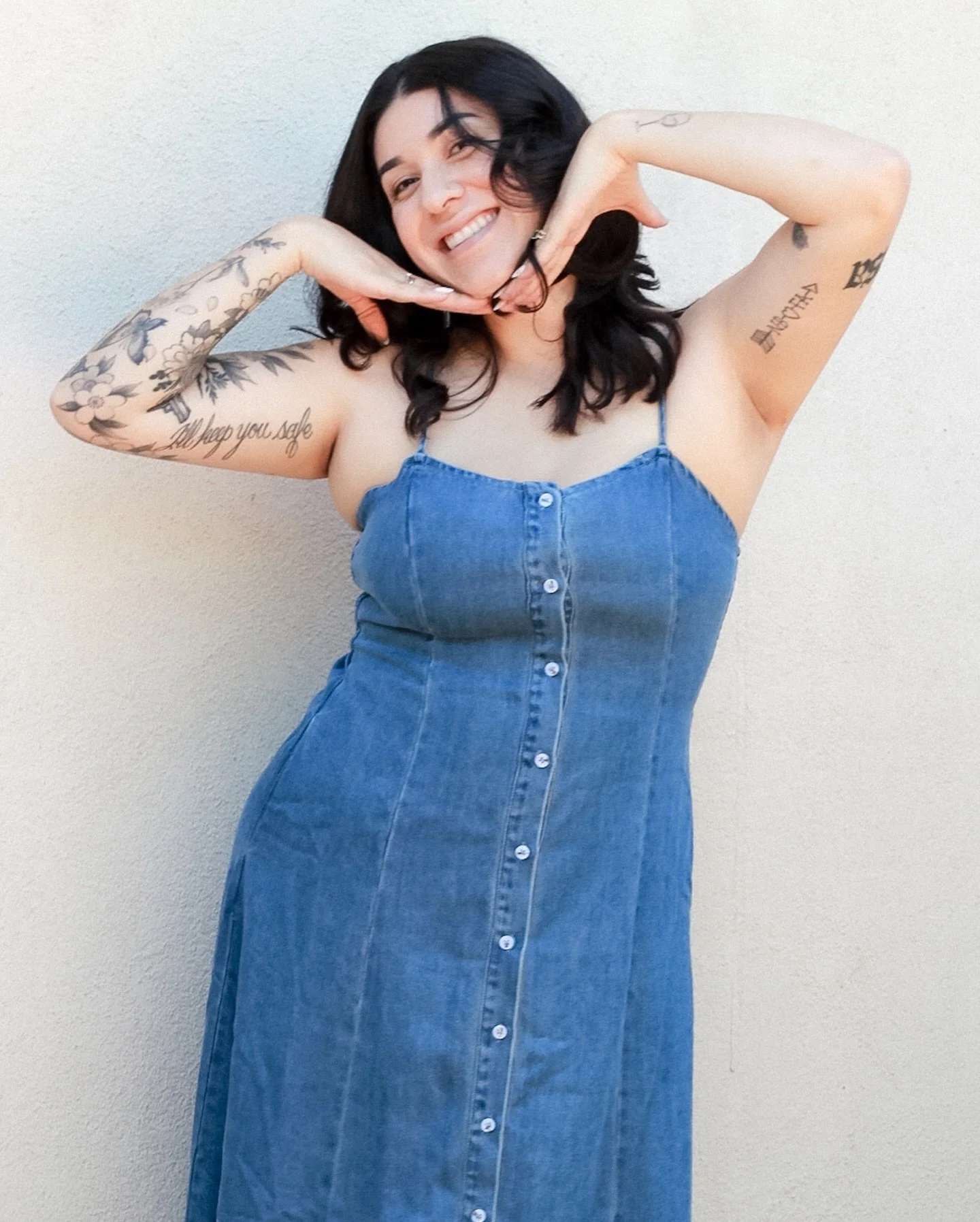 Hi friends 🫶🏼 

Allow me to reintroduce myself&hellip; I&rsquo;m Cynthia &mdash; the heart behind Diosa Events. You can call me Cyn or Chicken Lady ✨

I&rsquo;m a latina creative running two businesses (@diosaevents + @diosalifestyle ) off iced cof