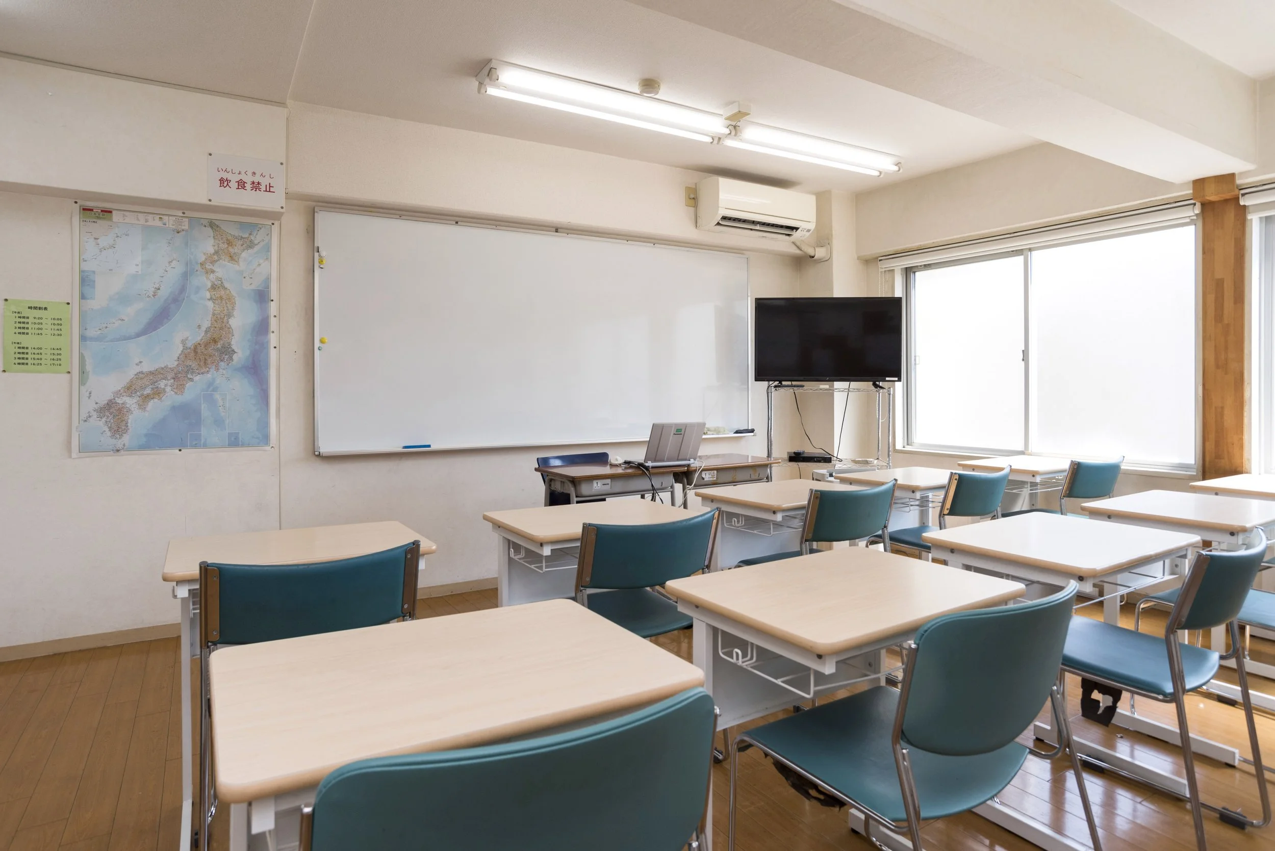 Kyoto Minsai Japanese Language School 京都民際日本語学校　Tenjingawa Campus classroom