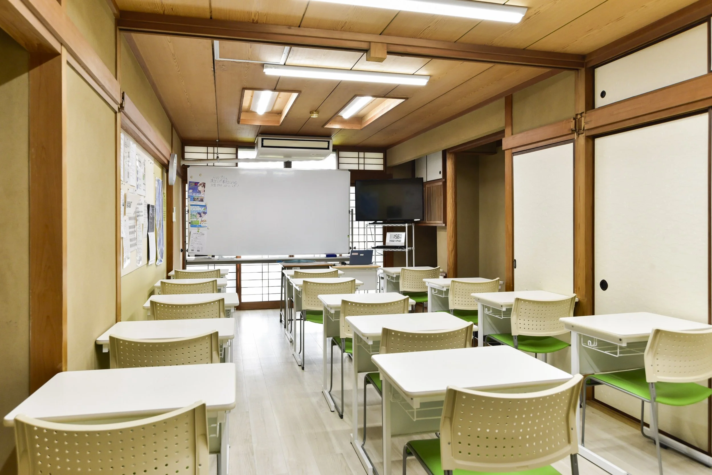Kyoto Minsai Japanese Language School 京都民際日本語学校　Nishikyogoku Campus classroom