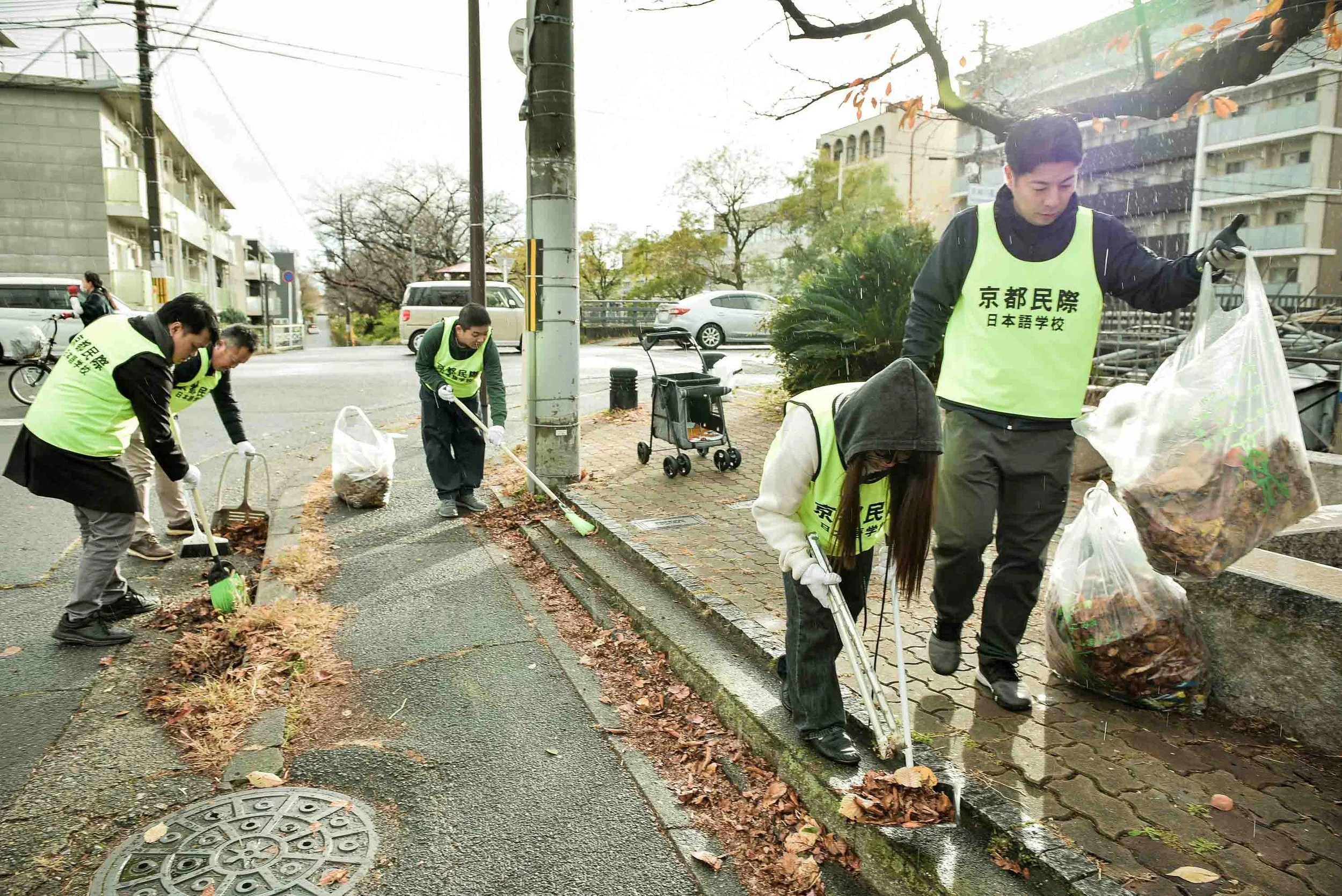 Kyoto Minsai Japanese Language School volunteer community cleanup tenjingawa kyoto japan