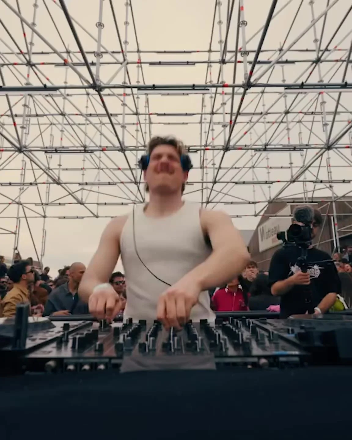 This Friday: @fenrick_ is bringing a one of a kind hard bounce experience to the main room to help us send off 2025 with a bang!

Pre-book your tickets to skip the queue and save some dollars &rarr; LINK IN BIO