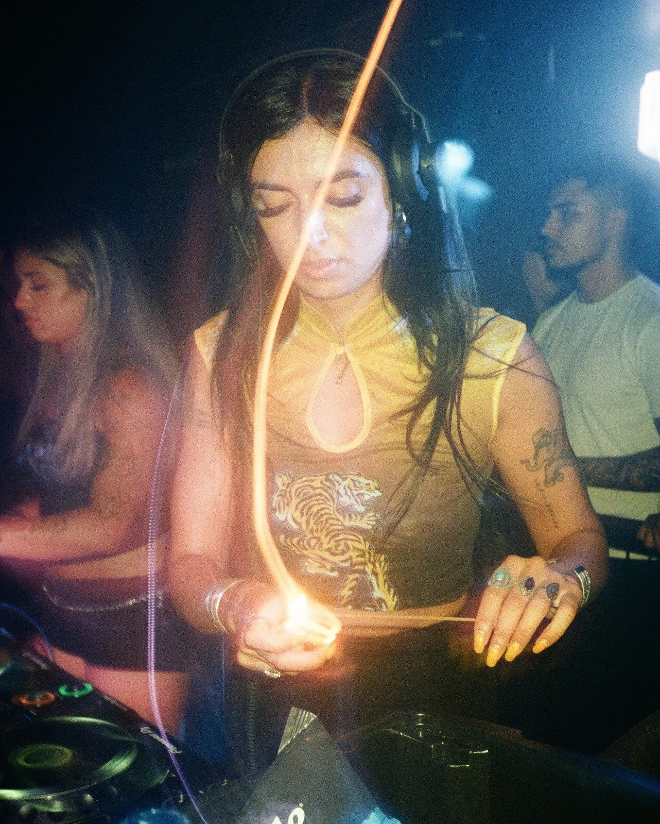 Going hardcore in the main room tonight with @sillybitchesdie 🥊

Come through early for free entry + $6 Vodkas till midnight! 

Pre-book your tickets to skip the queue and save some dollars &rarr; LINK IN BIO

📸 @35thirtyfivemillion