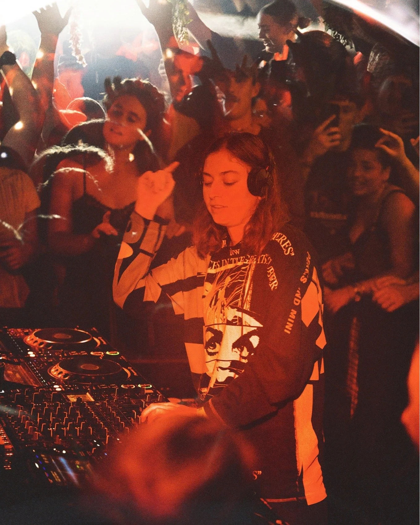 One thing for certain is you never forget when the Queen comes to visit... 👑

@bellaclaxton brought the heat to Blooms 8th bday celebrations last month, if you're a fan of Bella then you're gonna love @lammermusic this Saturday in the main room.

Fr