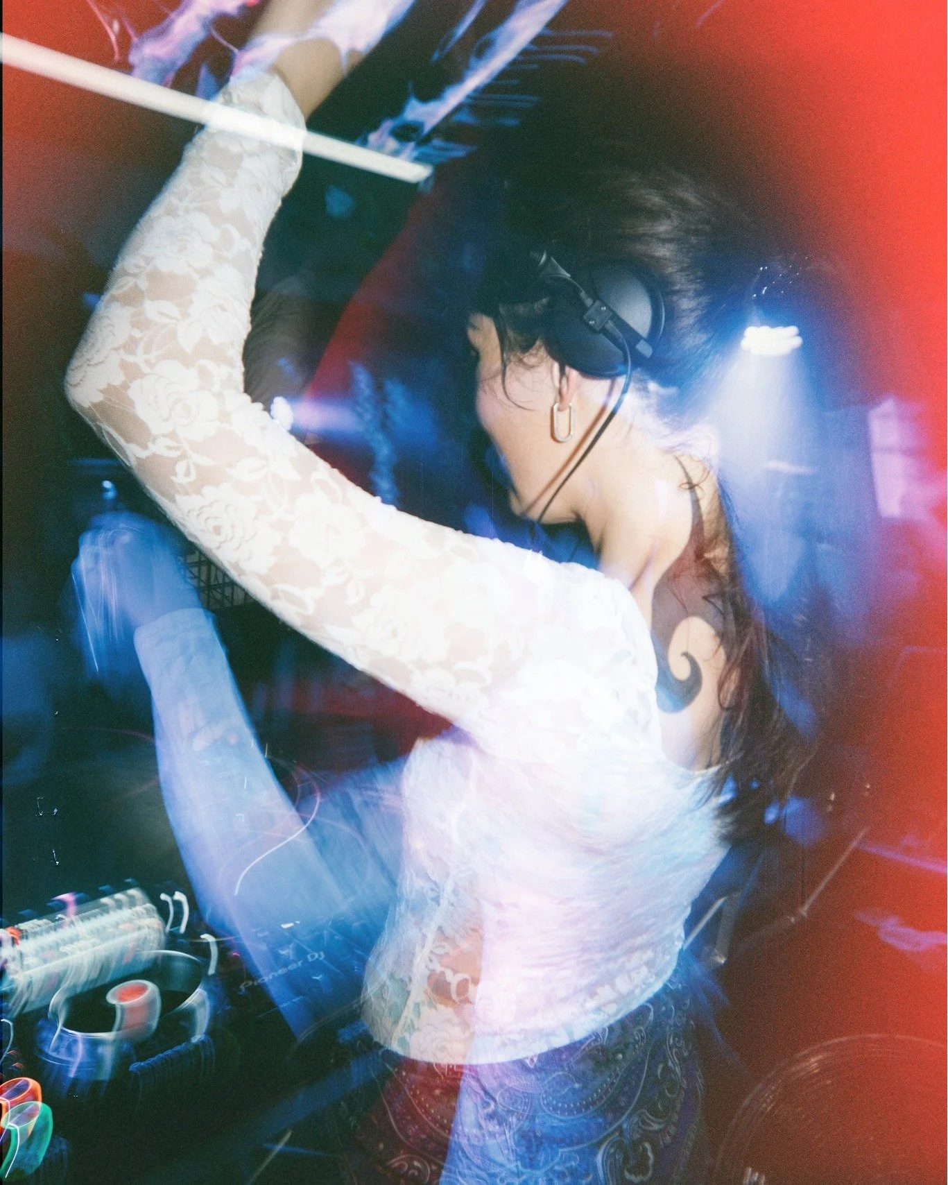 Kicking off the long weekend with @black_davem &amp; @eva.charley 💥

Get down before 12am and enjoy $6 basic's &amp; $10 entry.

Pre-book your tickets to skip the queue and save some dollars &rarr; LINK IN BIO

📸 @35thirtyfivemillion