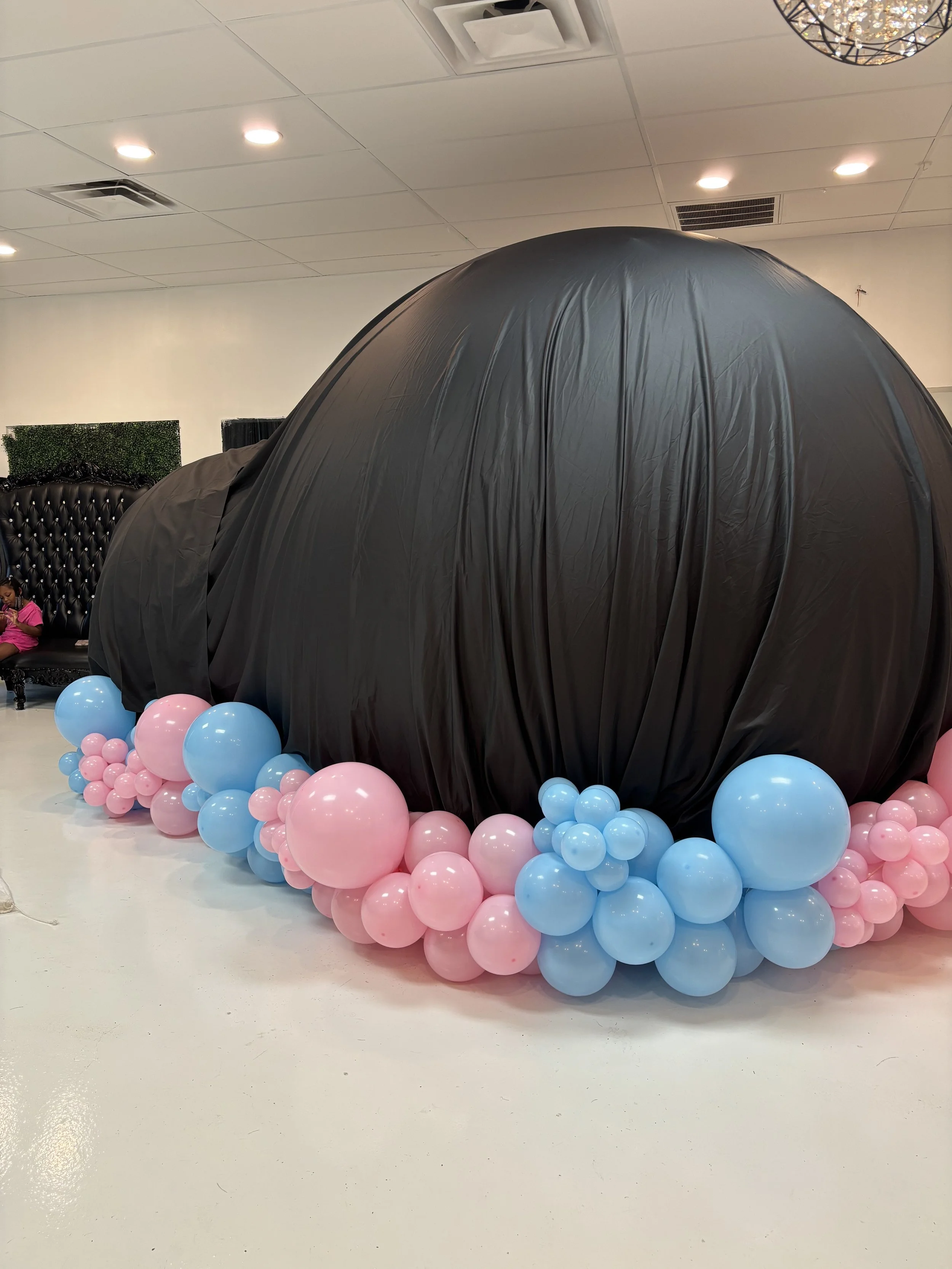 balloon dome gender reveal in Dayton Ohio