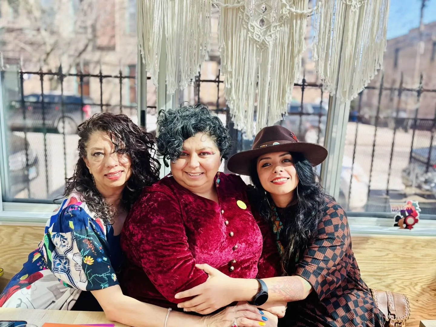 Eight Mujeristas, #LaMesadeMujeres, and a whole lot of magic to start this March.
​Pues empezo asi, March 7th. The energy at Casa Kindred was just&hellip; easy. I was sick but i felt so grounded for the launch of Mujerista cohort 2.

We sat in that c