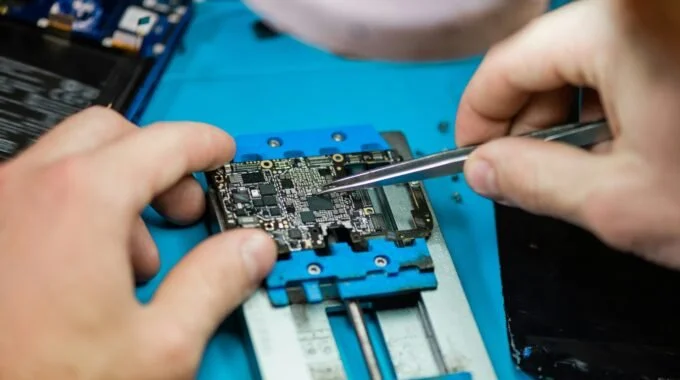5 Common Tech Mishaps and How We Fix Them: Insider Tips from Experts