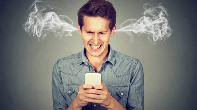 How to Identify Common Phone Issues Early