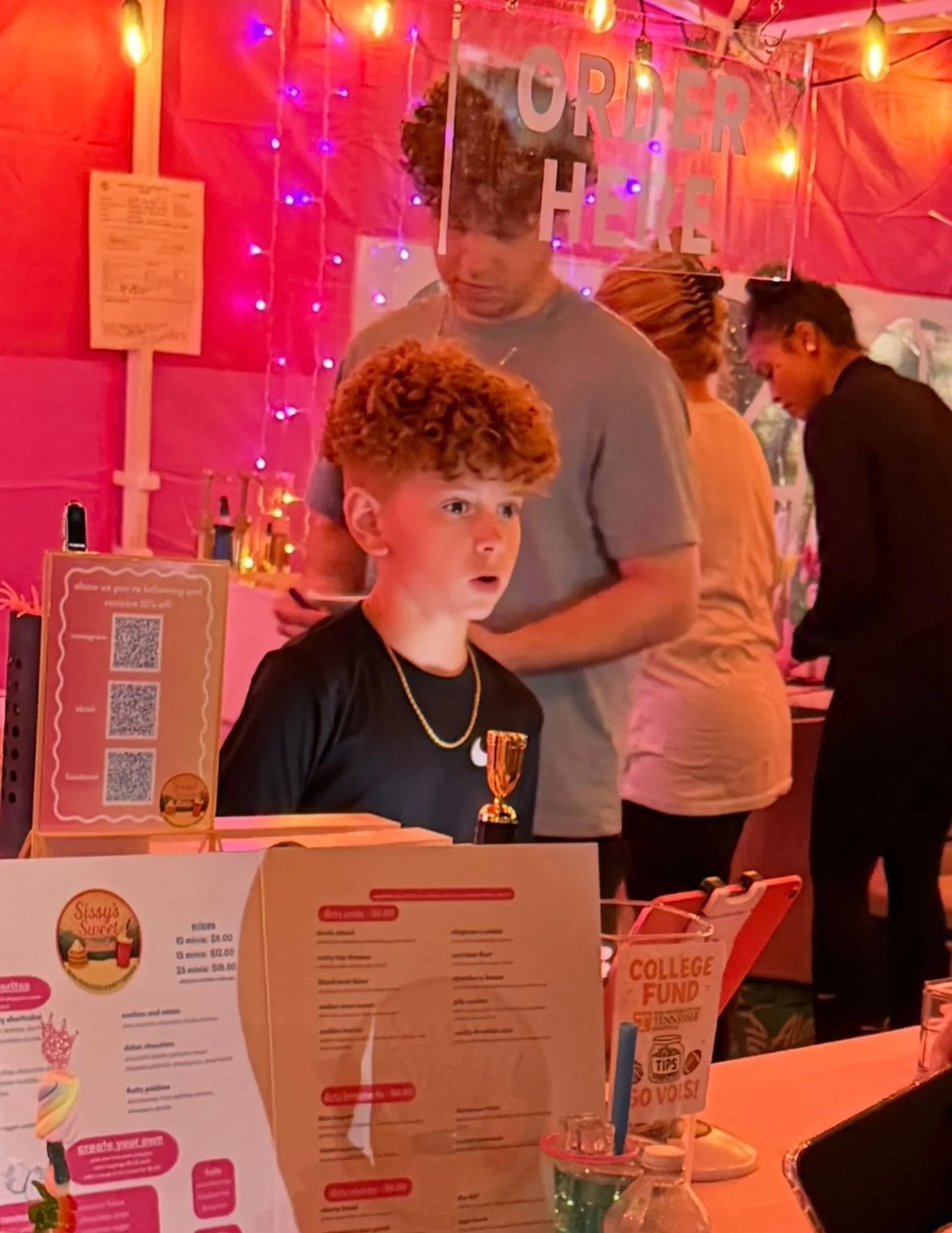 Team member of Sissy’s Sweet Sips, a family-owned mobile beverage company in East Tennessee.