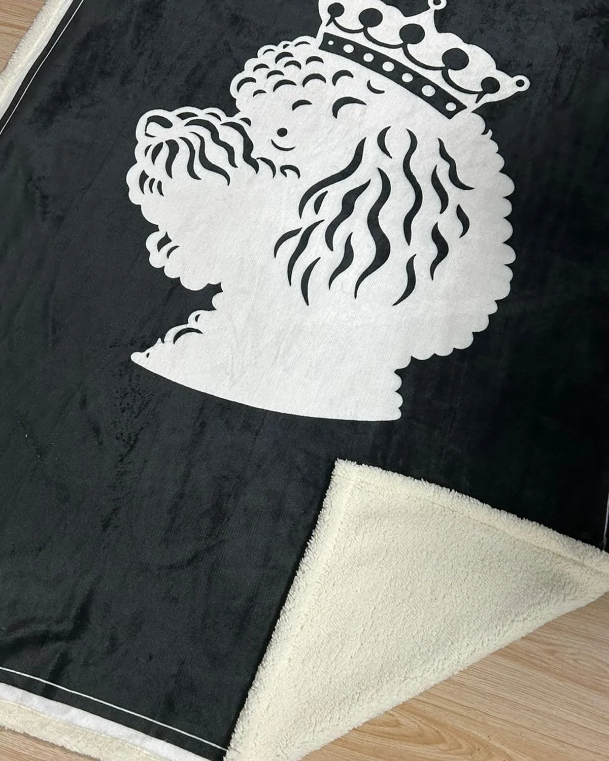 Nagi Pets blankets are the perfect choice for your furry friends because they combine luxury, durability, and comfort in one. 🐾 They&rsquo;re soft enough for endless snuggles yet tough enough to handle everyday wear and tear.

Designed to complement