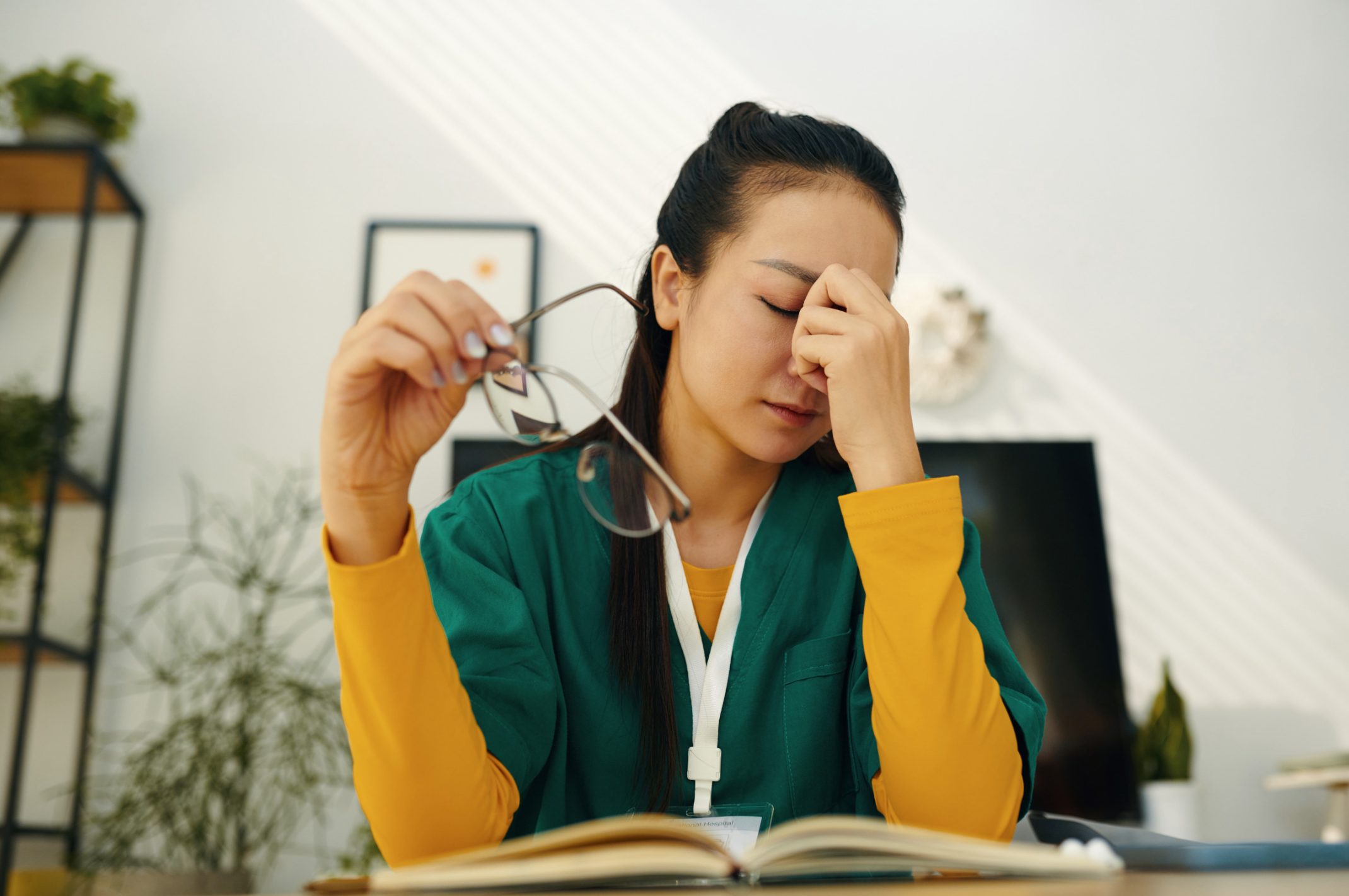 Ever Wonder Why Eyesight Starts to Decline Around 40?