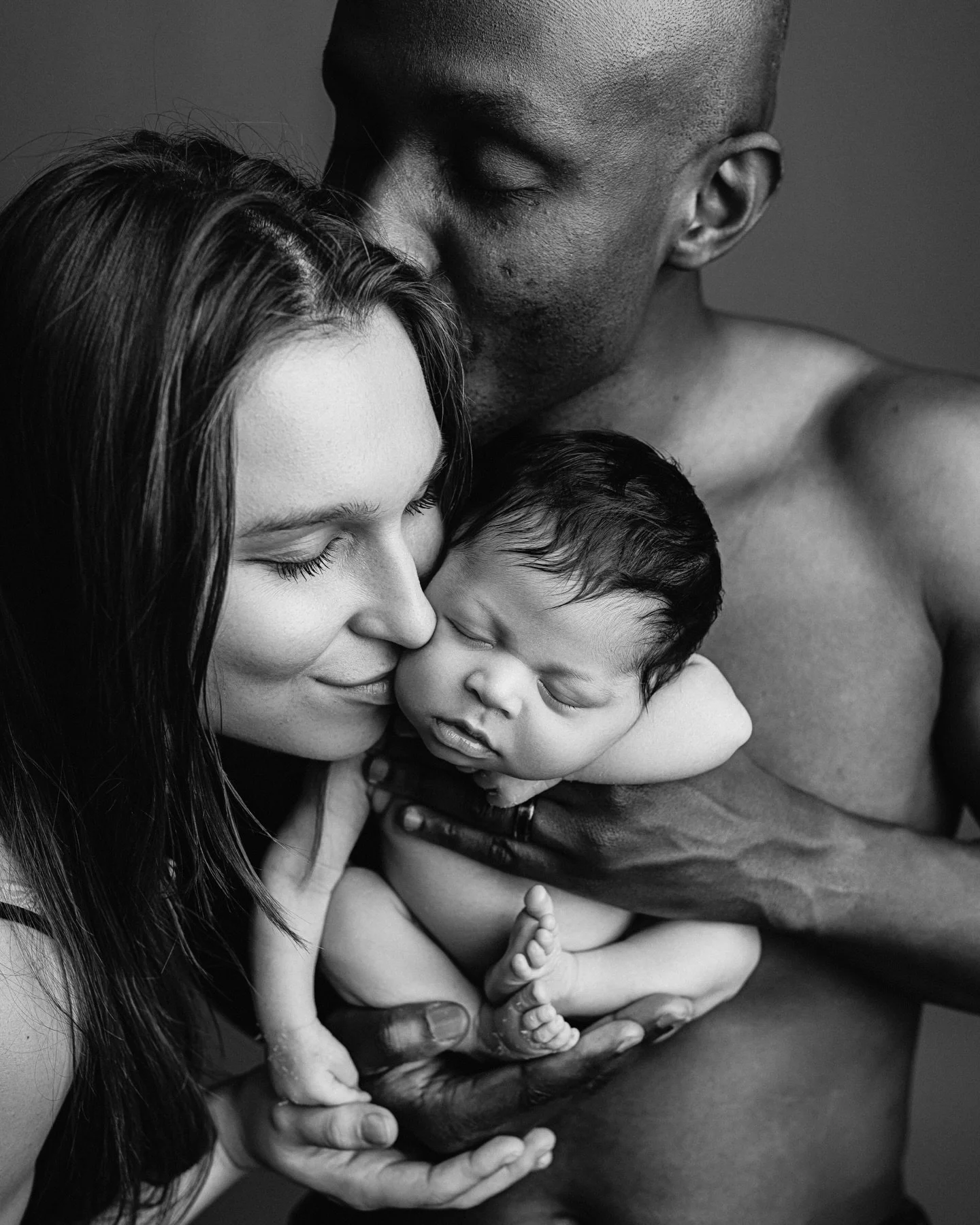 Timeless.

There&rsquo;s something about simple black and white portraits like these I crave the most.

No distractions. No trends. Just the quiet connection between newborn and their parents. 

The softness. The stillness. The beginning of everythin