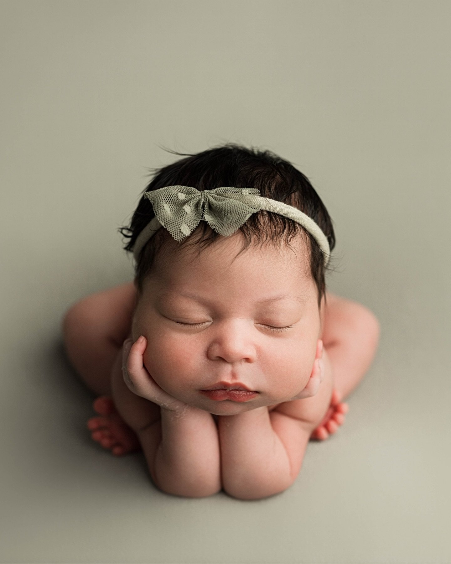 my calendar is almost completely full before we leave for Japan 🇯🇵✨
I have one spot left in March and one spot left in April.
My July&ndash;September calendar is now open for bookings!
If you&rsquo;re expecting, I highly recommend reserving your se