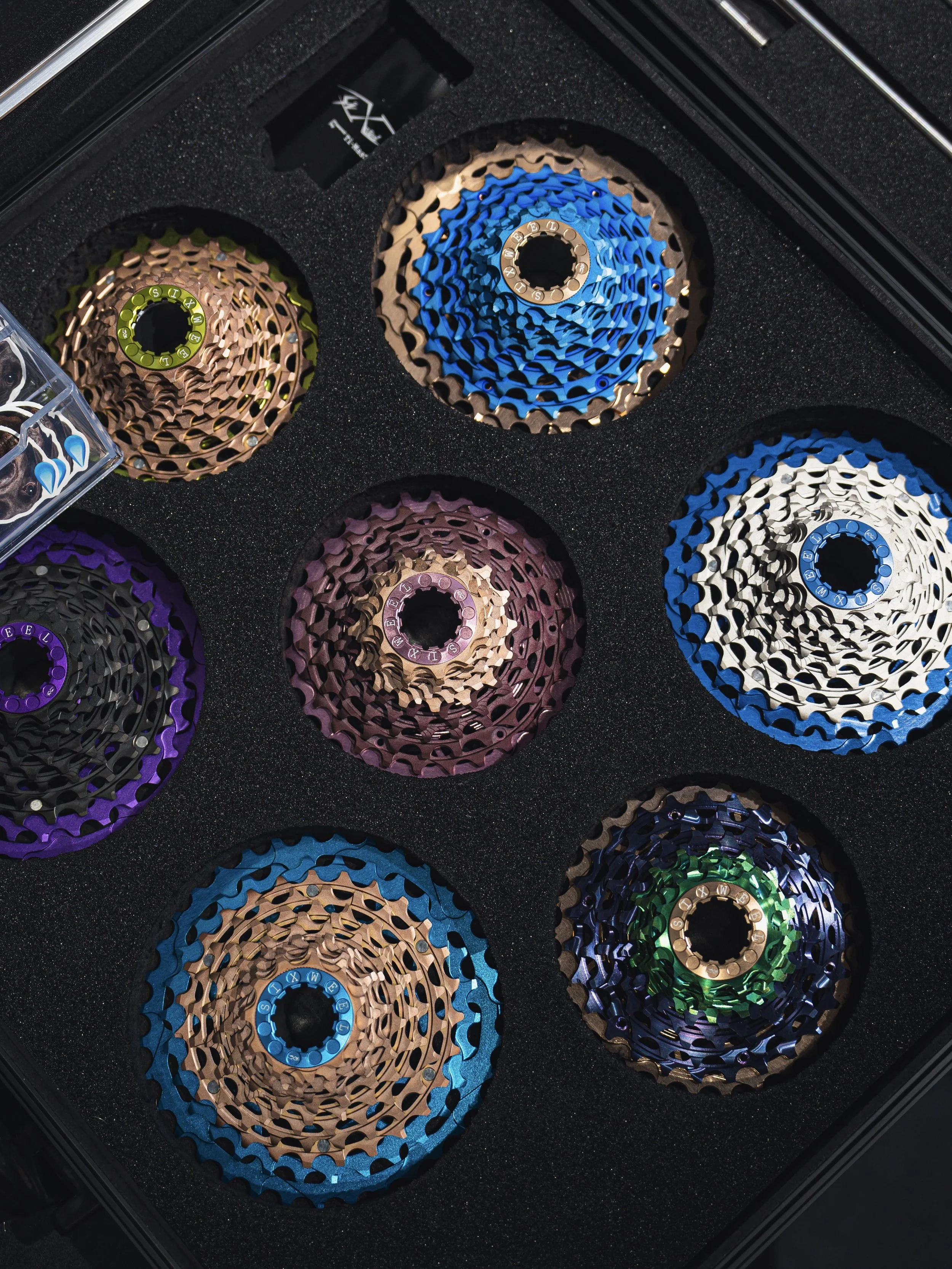 Close-up of sixweel 12s EVO cassette 