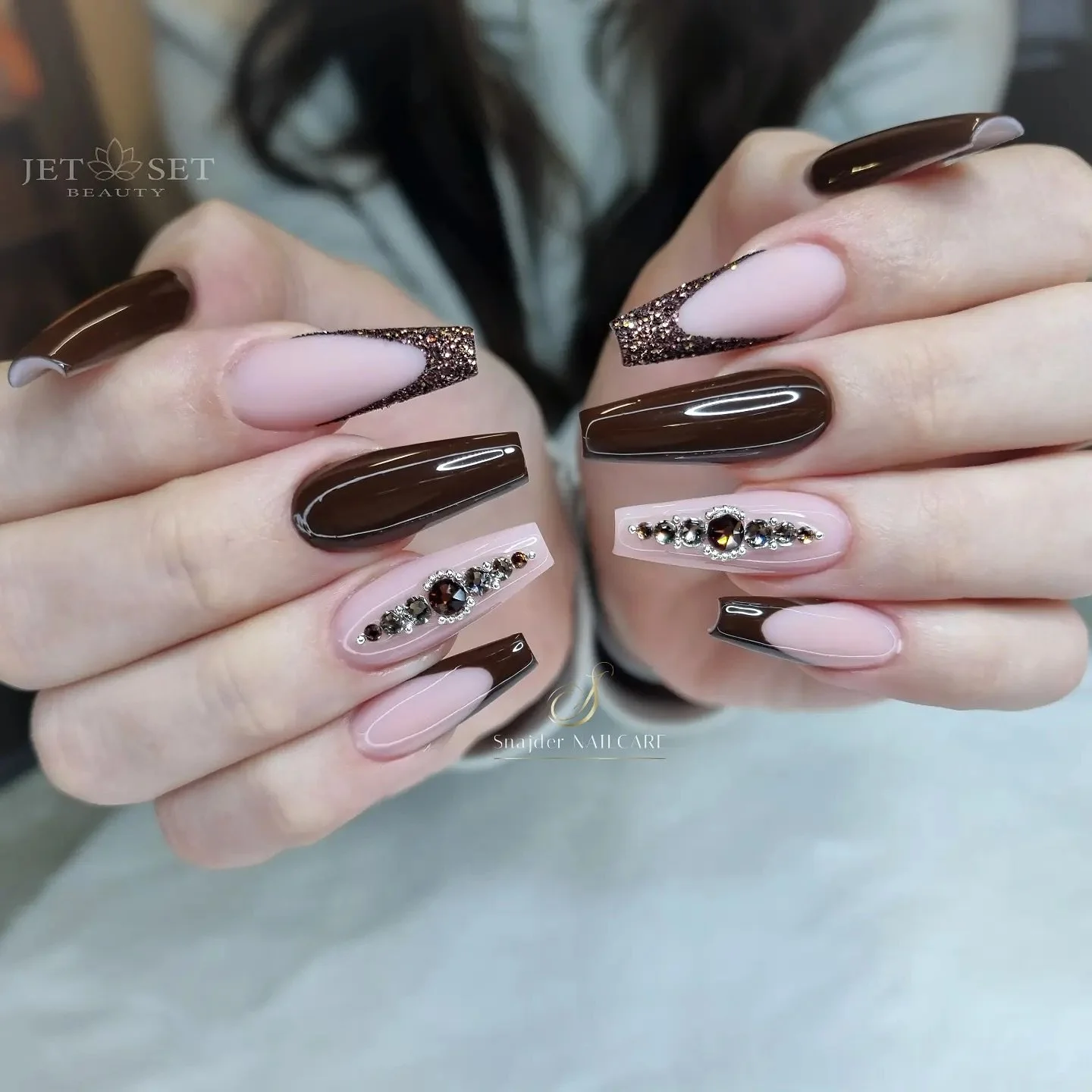 Chocolate in fall season 🤎🍂✨

#nailinspo #nailart #naildesign #nails #nailsoftheday #nailideas #gelnails #nailstyle #manicure #naillover #nailtrends #nailgoals #nailfashion #nailaddict #nailartinspo #nailsofinstagram #beautifulnails #prettynails #l