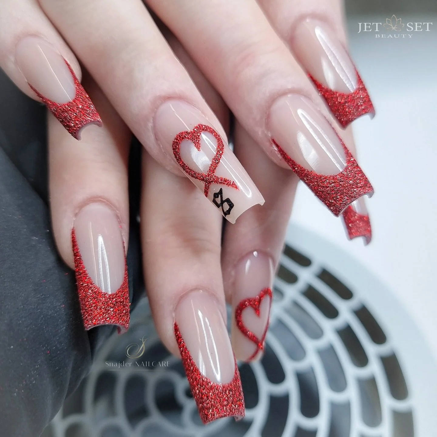 A match? &hearts;️✨

#nails #nailart #naildesign #nailinspo #nailsofinstagram #nailartist #nailtrends #gelnails #acrylicnails #manicure #nailsoftheday #nailaddict #nailfashion #nailstyle #luxurynails #nailgoals #nailinspiration #beautynails #nailartd