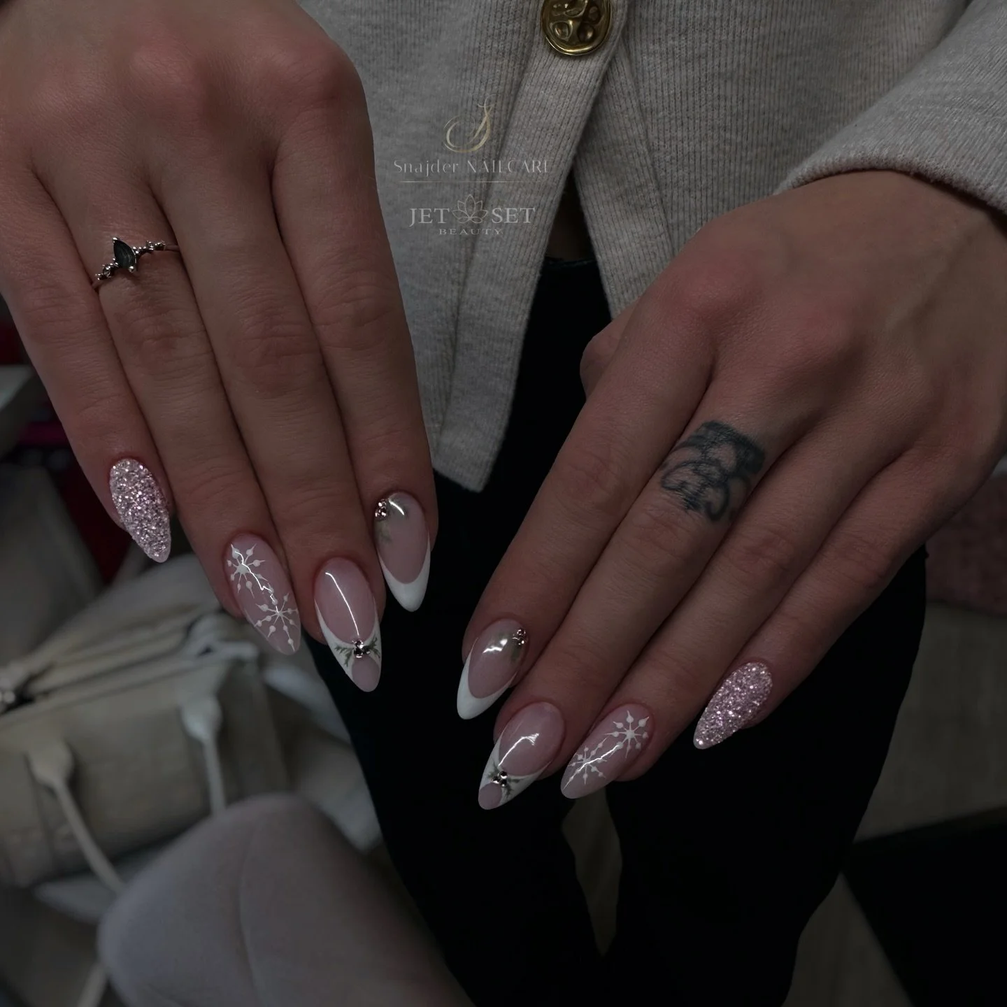 #cozygirls 💎✨🤍❄️

#nails #nailart #nailsofinstagram #naildesign #nailinspo #nailstagram #nailartist #gelnails #acrylicnails #nailideas #nailfashion #nailtrend #nailstyle #instanails #manicure #nailsoftheday #nailartclub #beautycontent #beautycommun